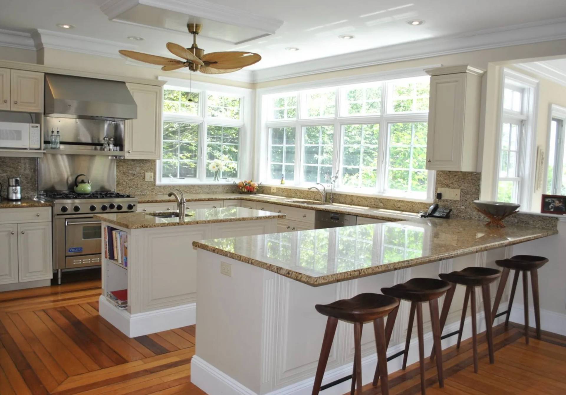 32 MEADOW CT