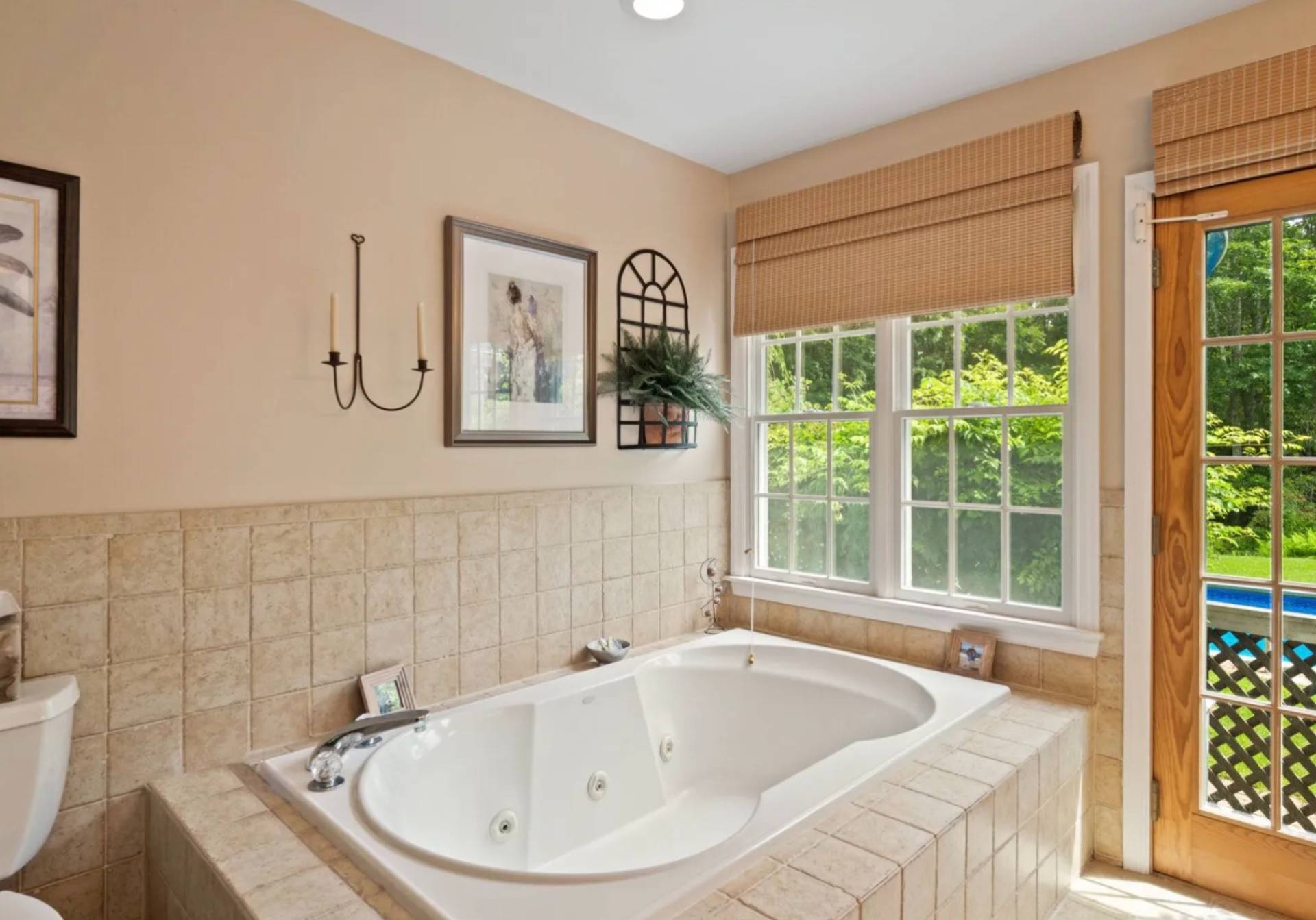 82 NORTHVIEW HILLS CT