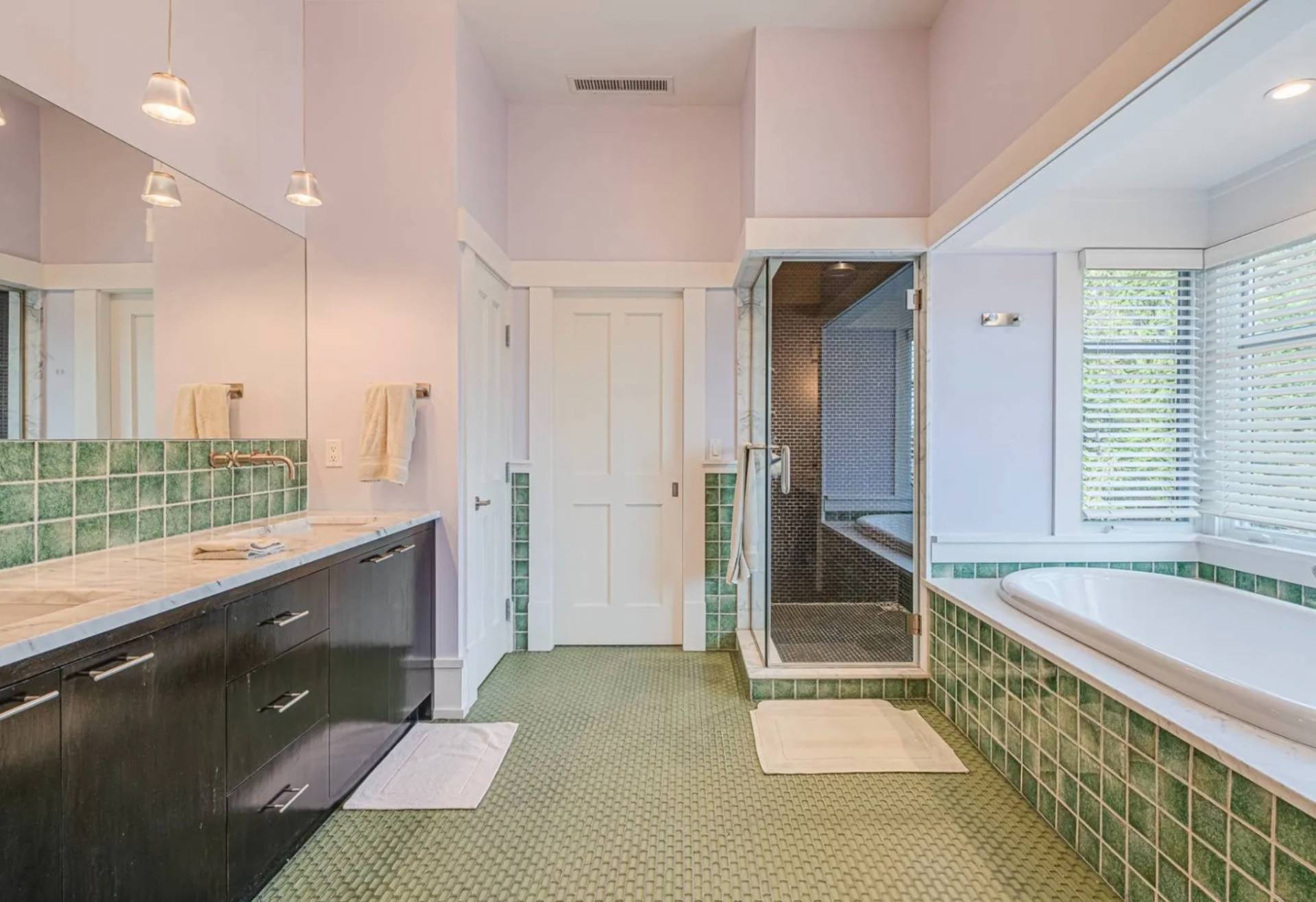 807 HALSEY LN