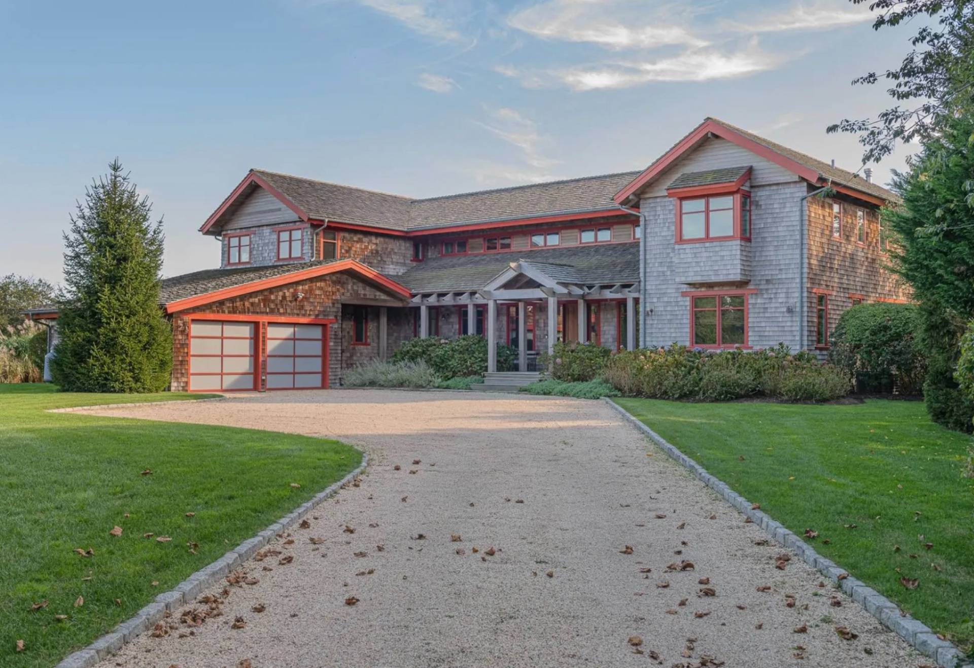 807 HALSEY LN