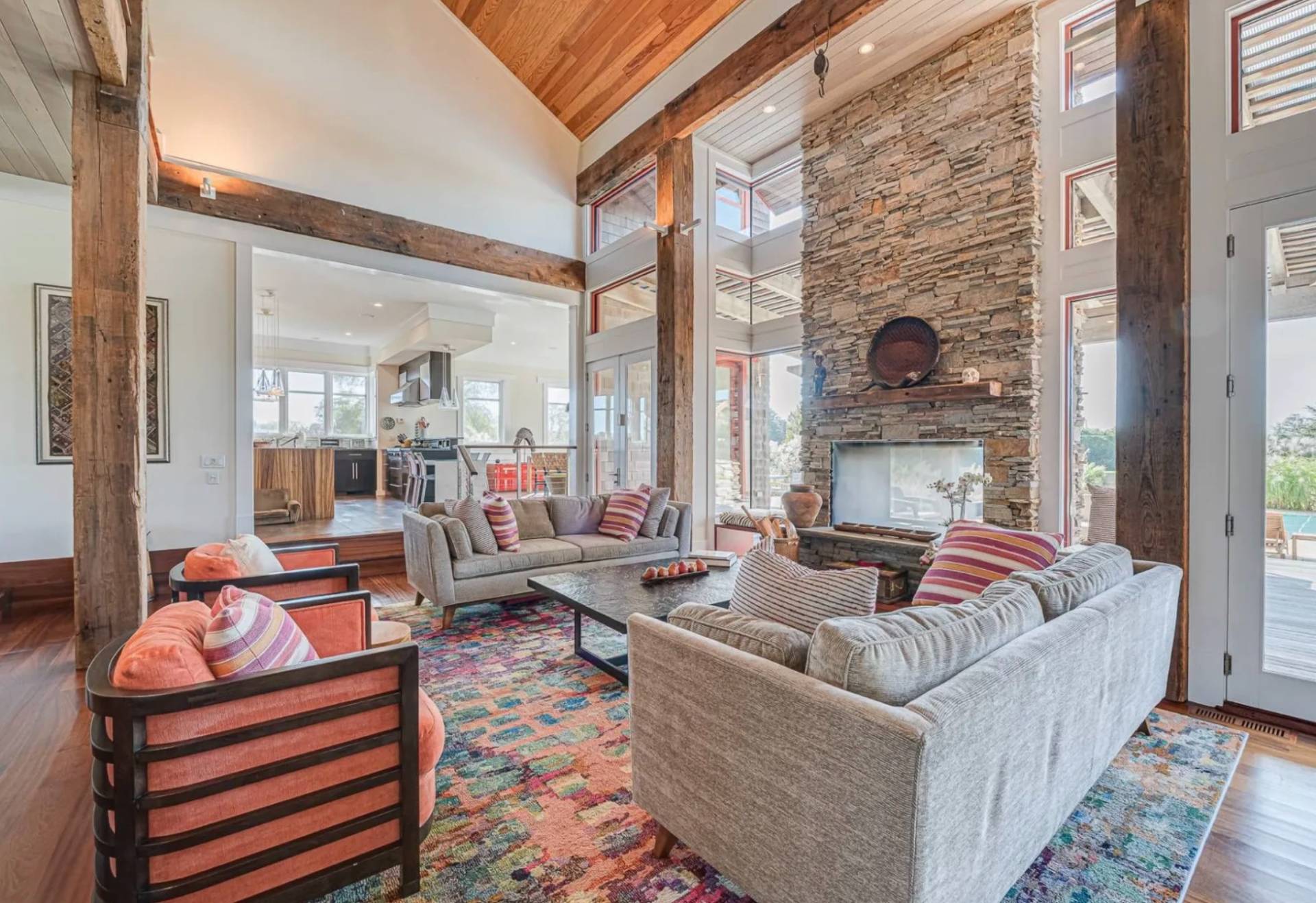 807 HALSEY LN