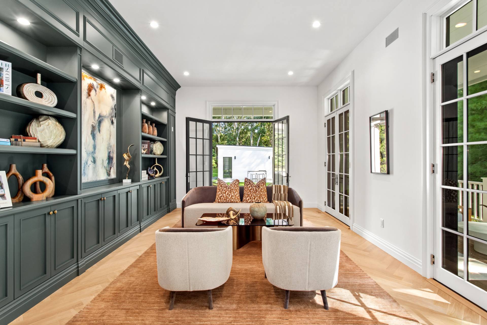 73 Wainscott Stone Rd