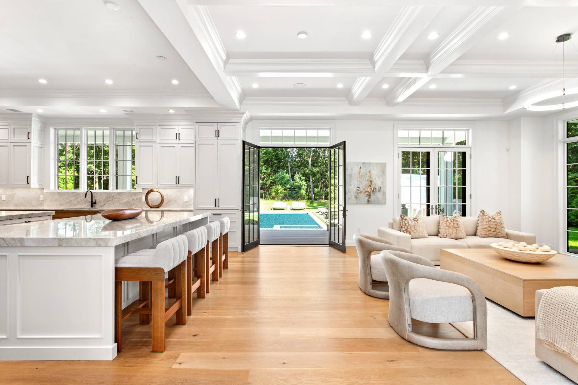 73 Wainscott Stone Rd
