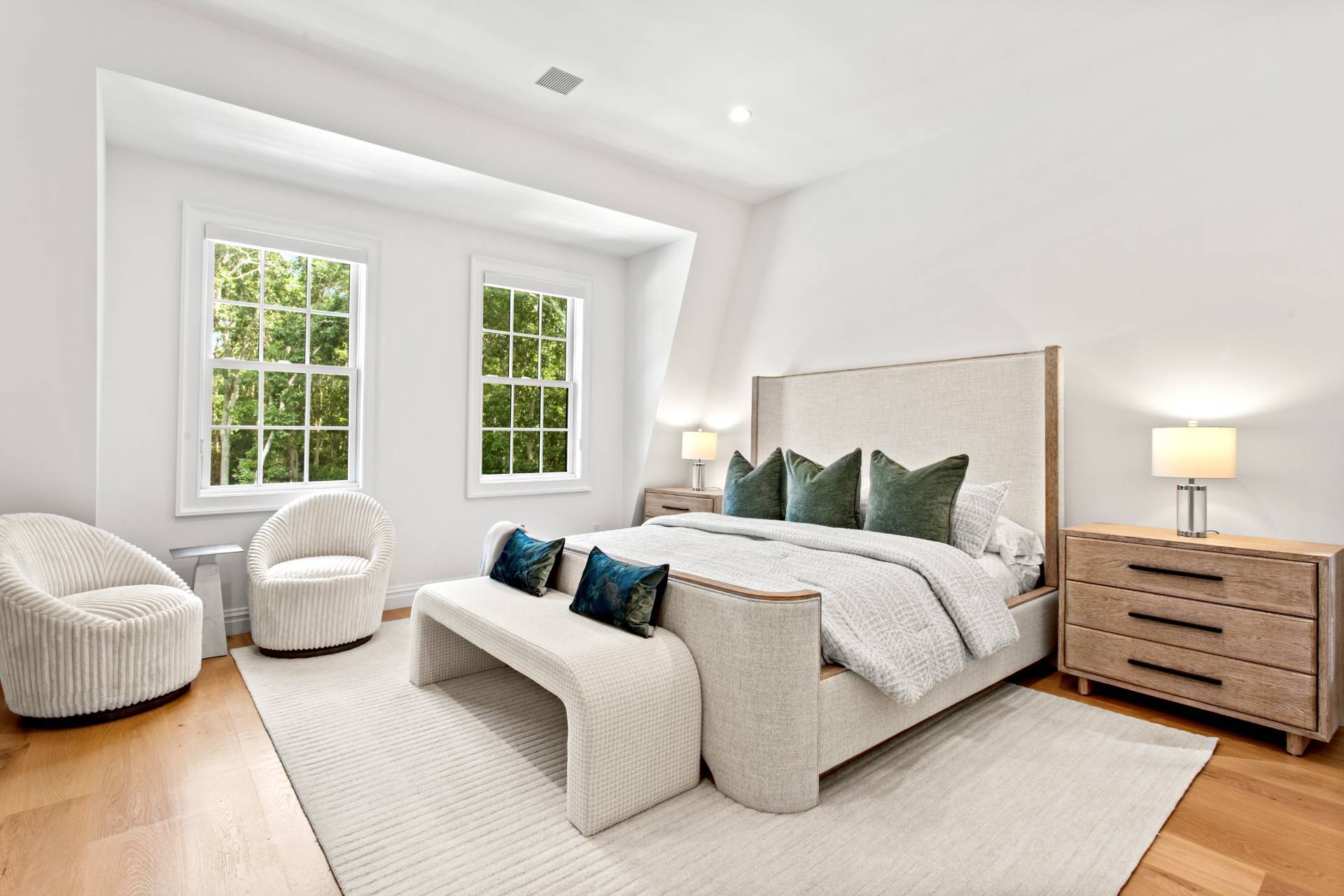73 Wainscott Stone Rd