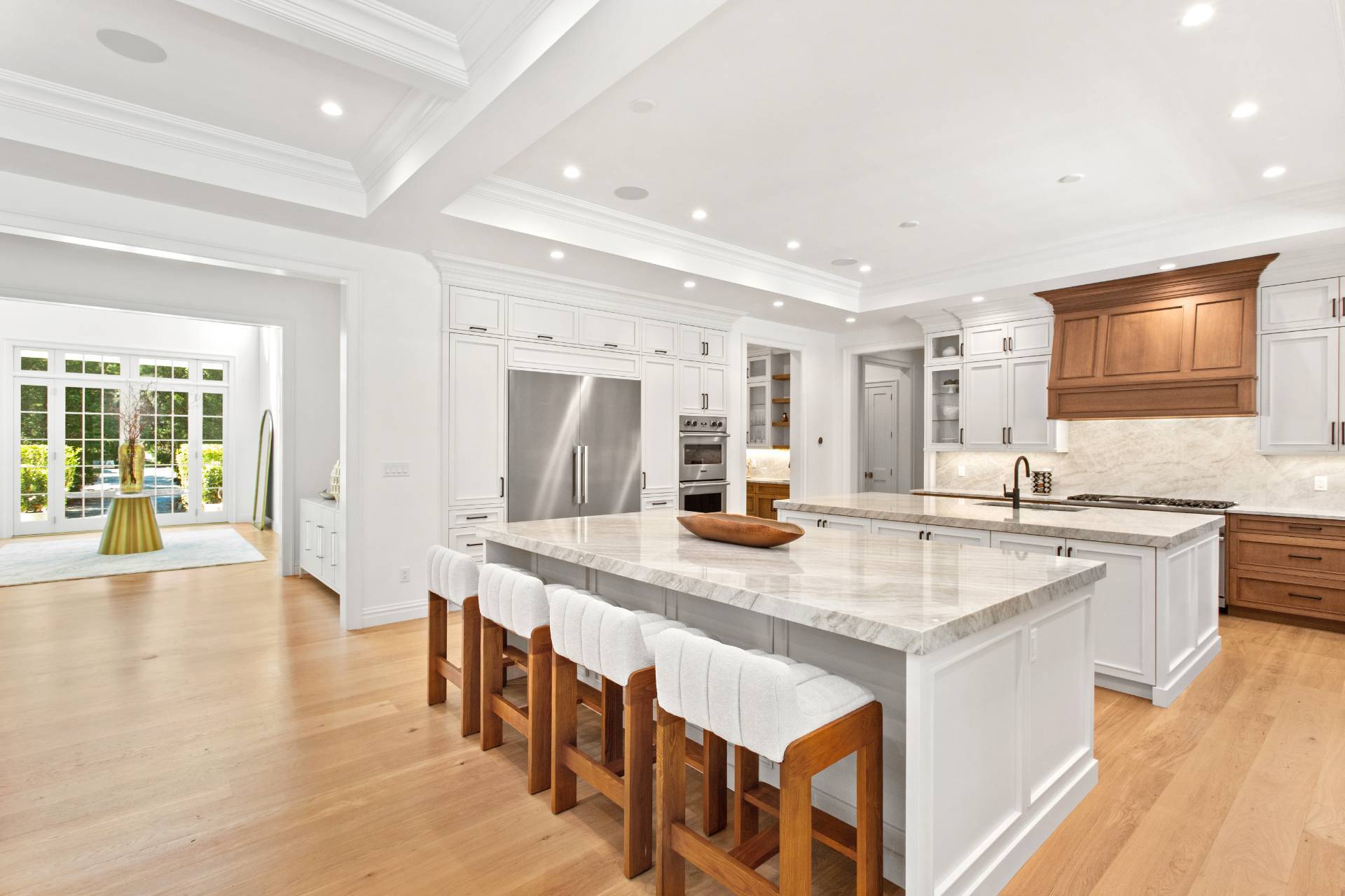 73 Wainscott Stone Rd