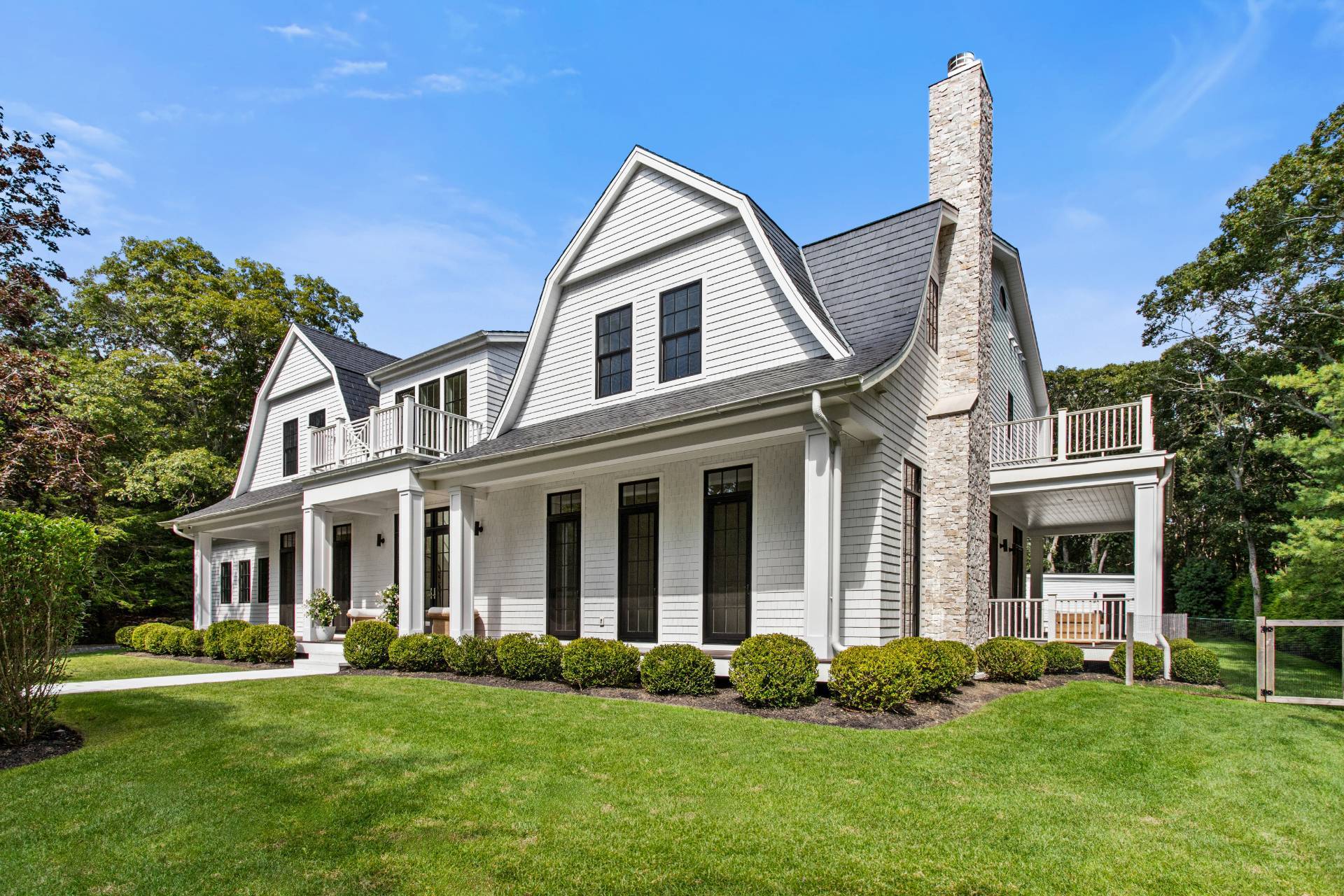 73 Wainscott Stone Rd