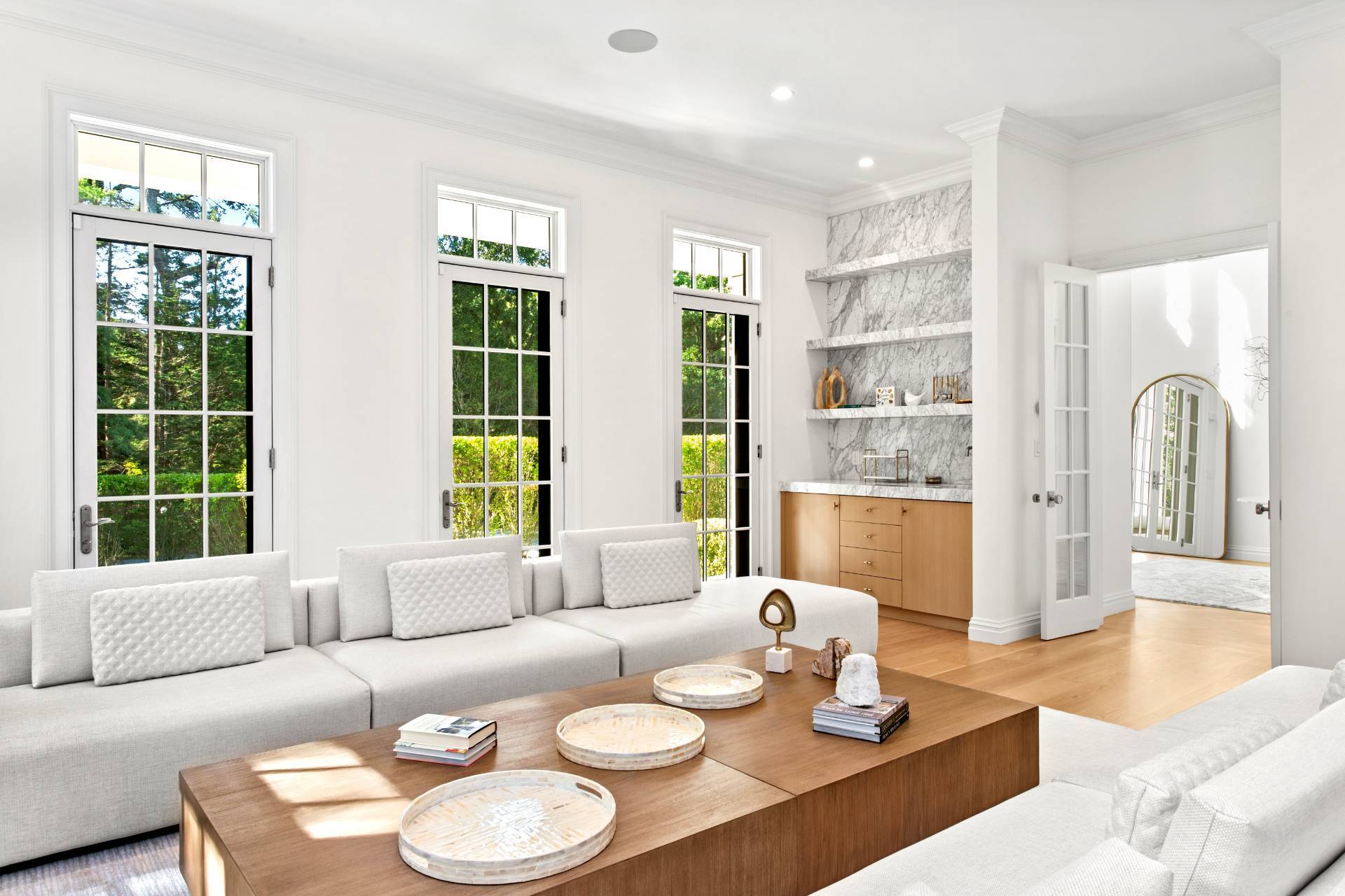 73 Wainscott Stone Rd