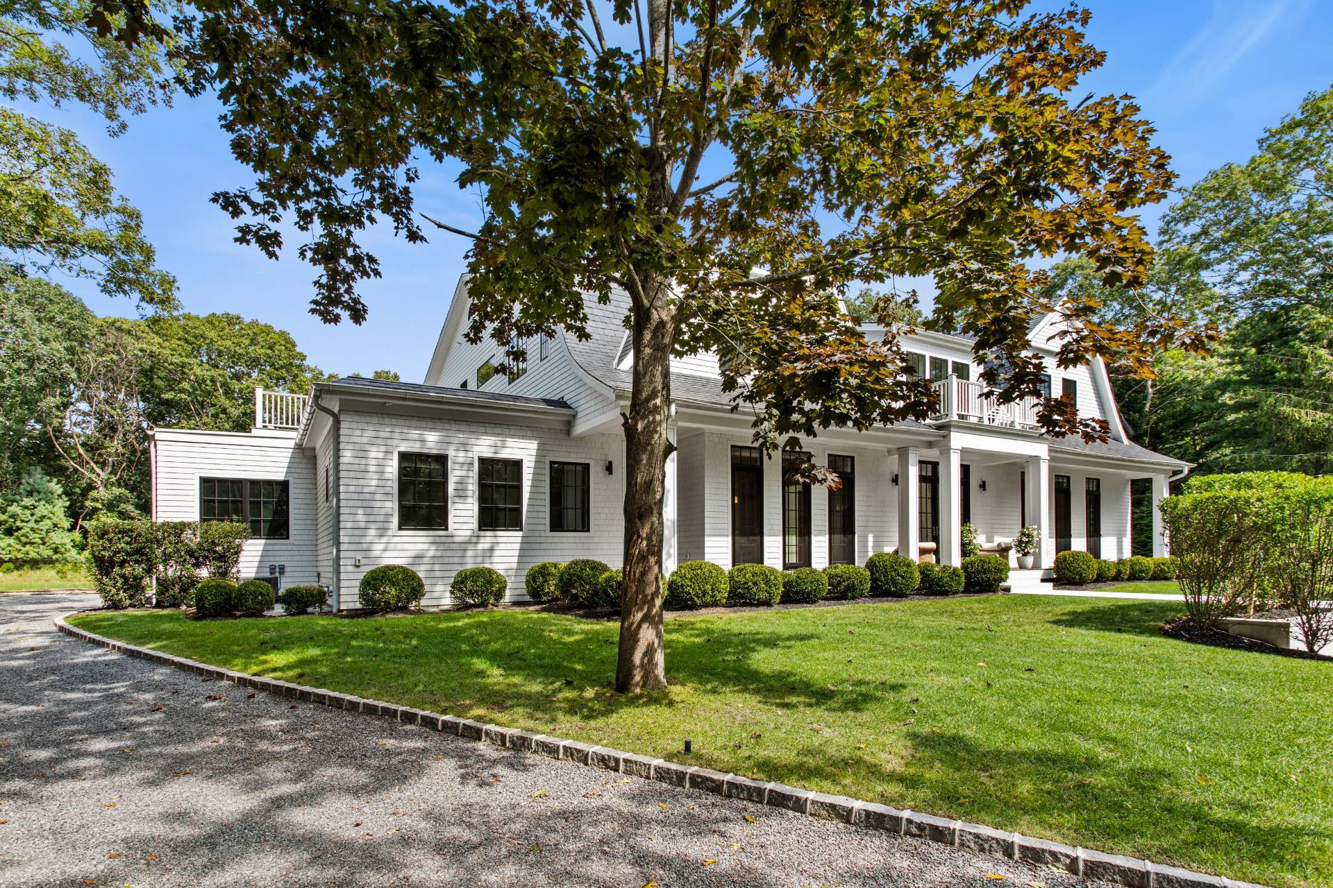 73 Wainscott Stone Rd