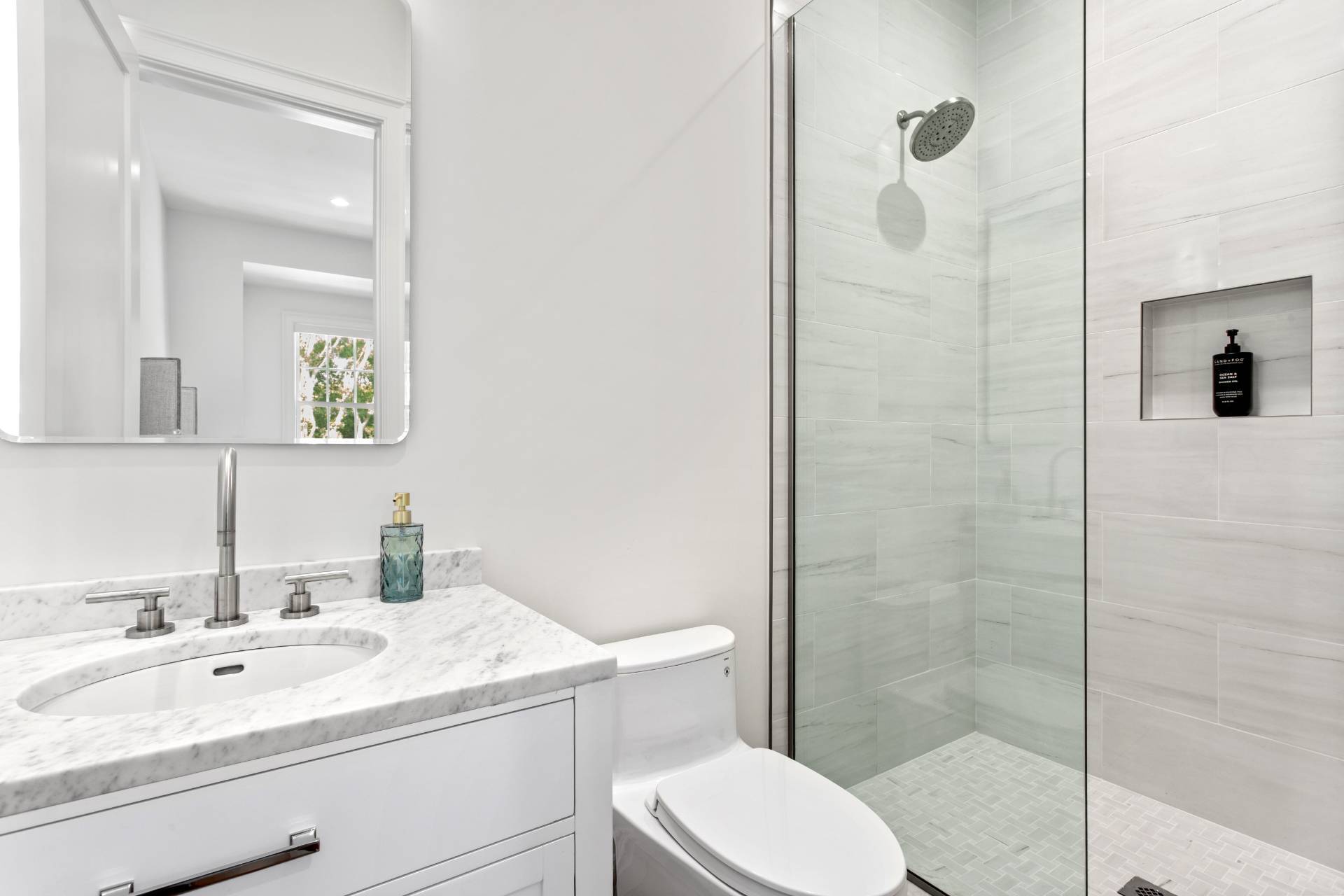 73 Wainscott Stone Rd