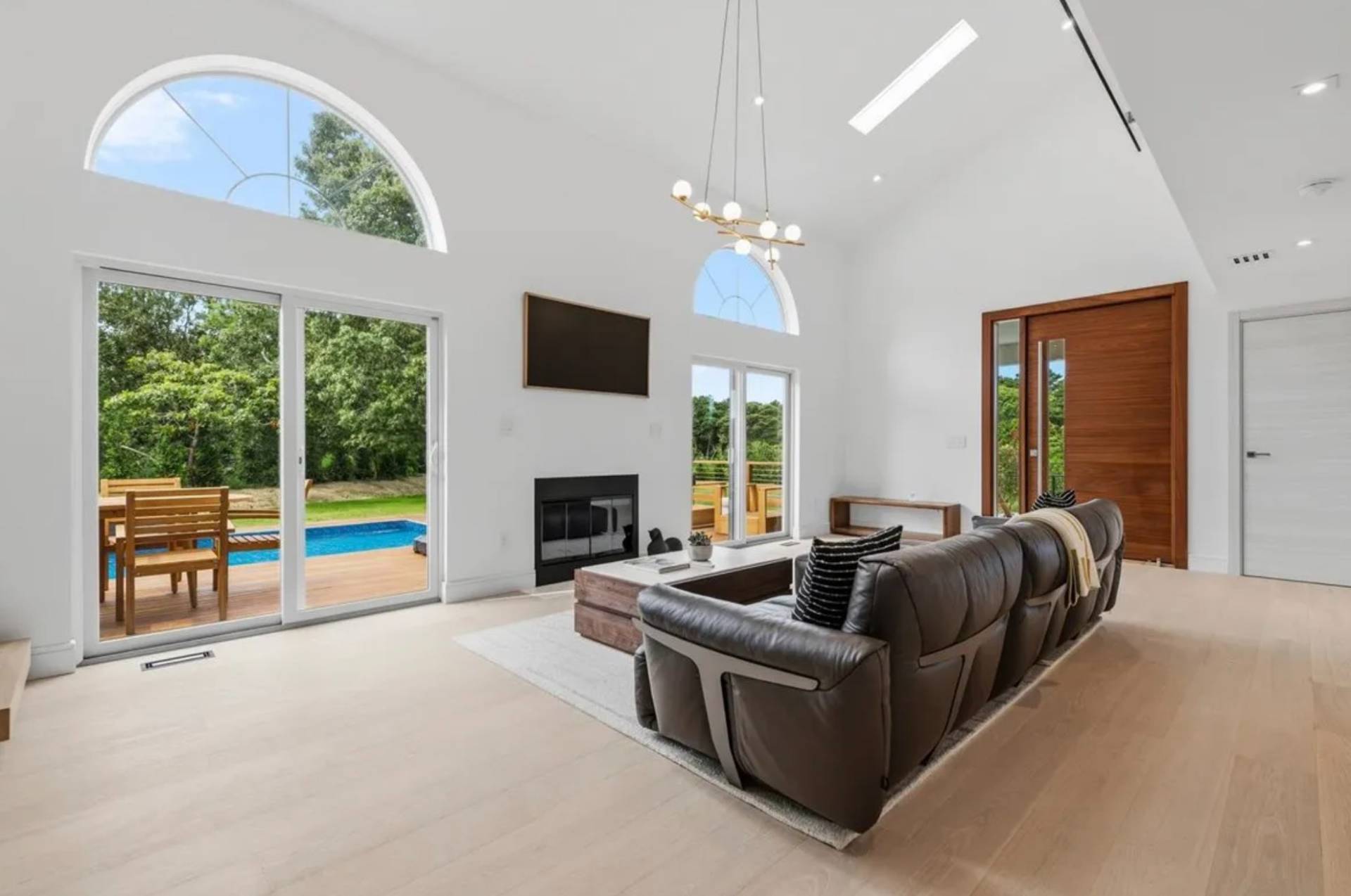 280 SHINNECOCK HILLS RD