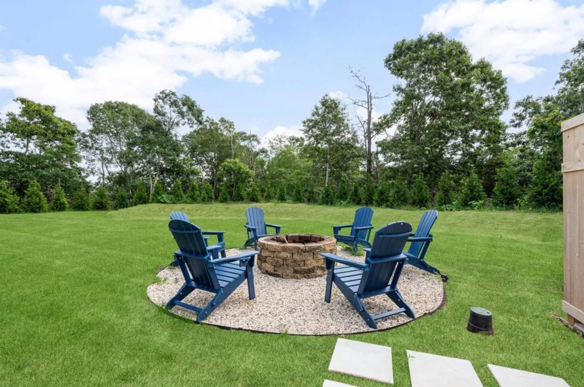 280 SHINNECOCK HILLS RD