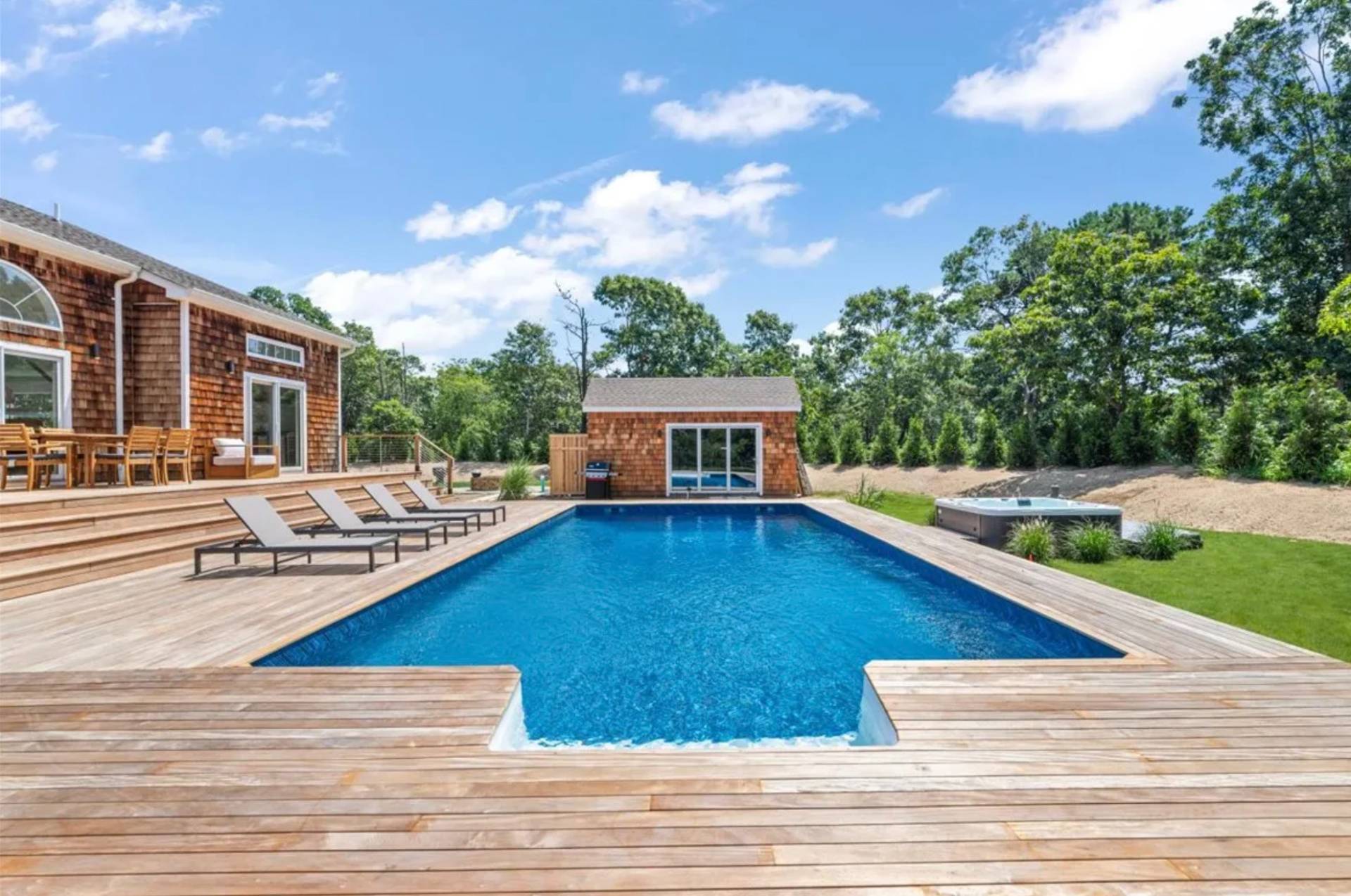 280 SHINNECOCK HILLS RD