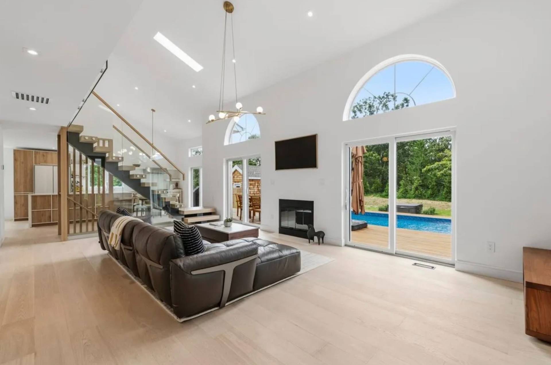 280 SHINNECOCK HILLS RD