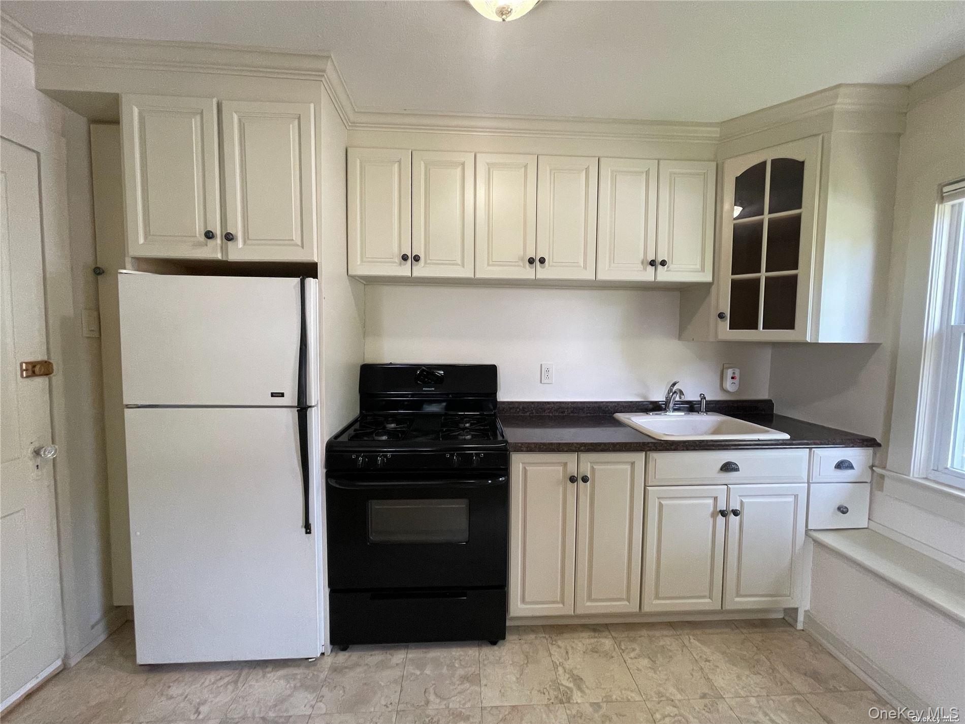 293 W Shore Road Unit: 4