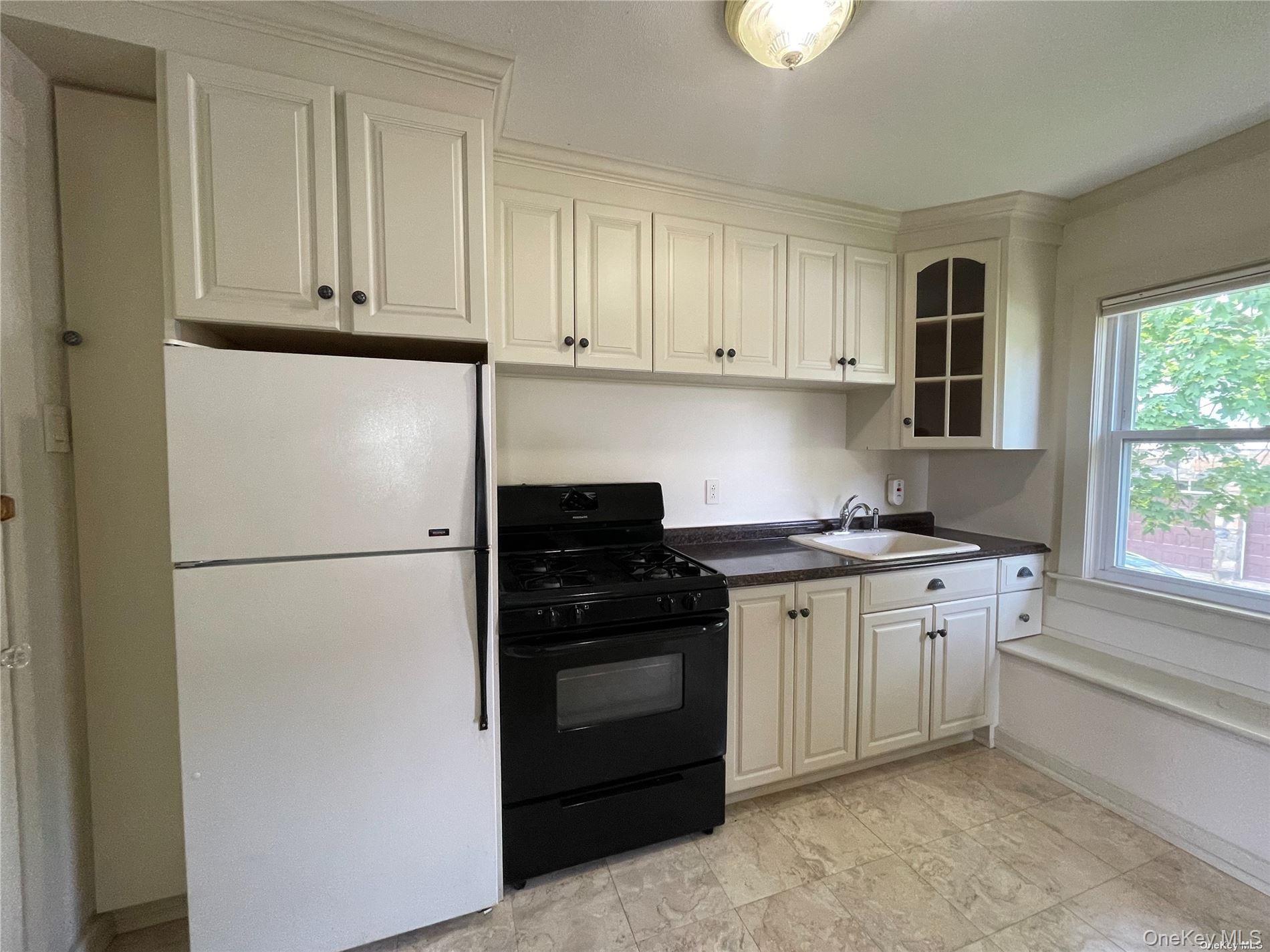 293 W Shore Road Unit: 4