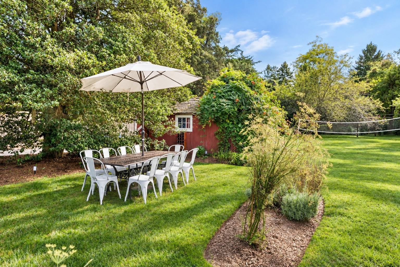 8 Tuthill Point Road