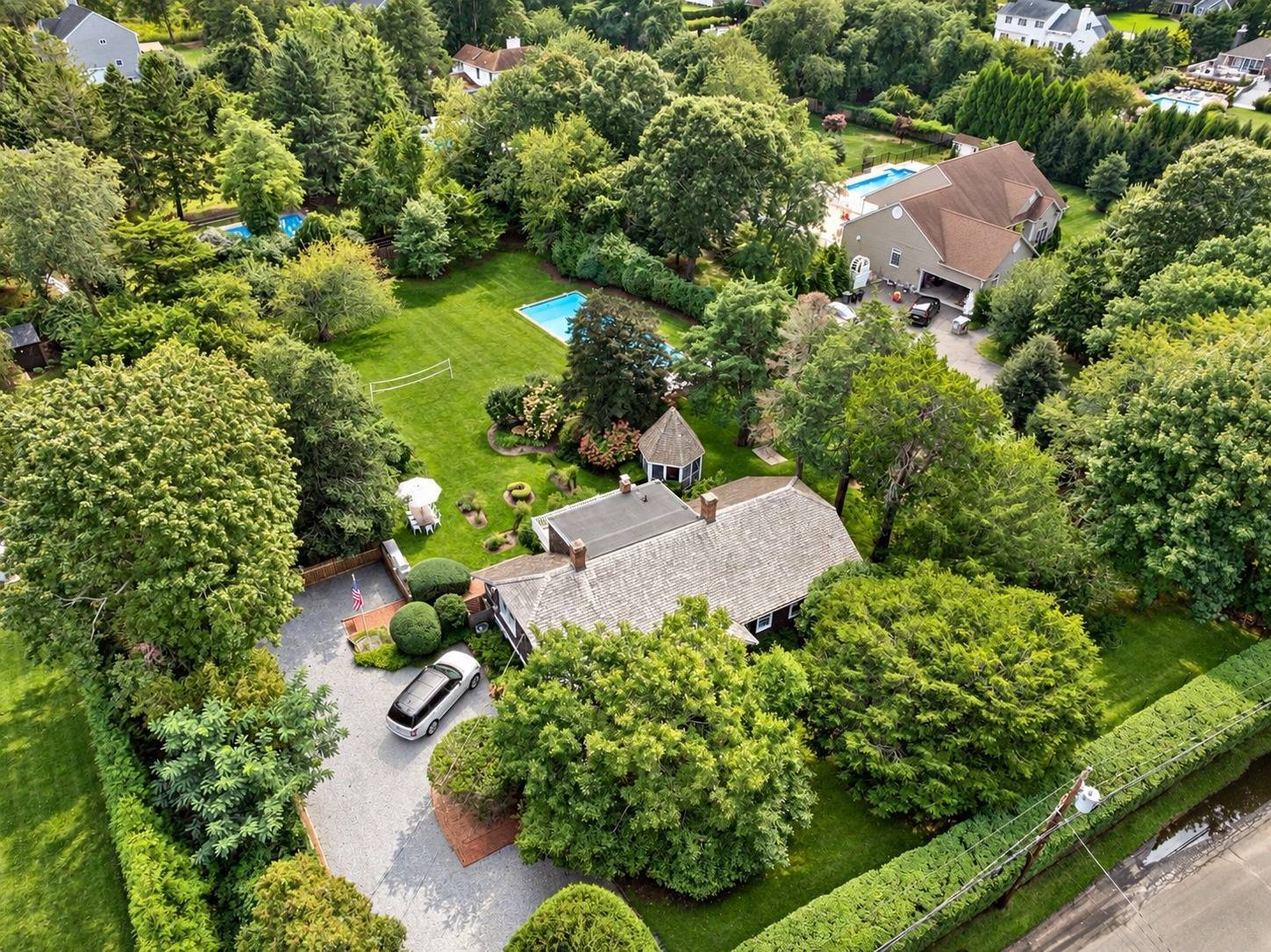 8 Tuthill Point Road