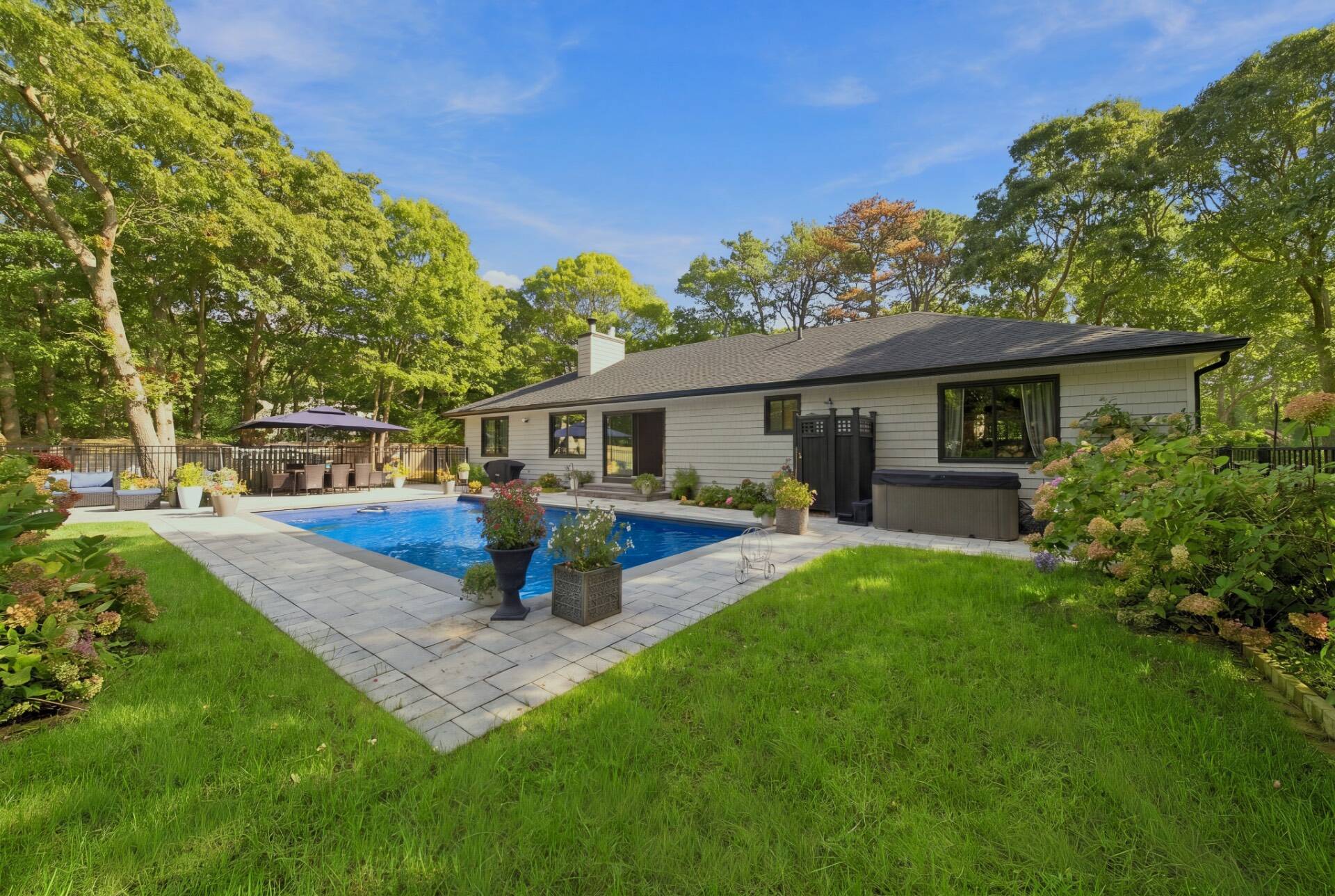 7 BRIDLE PATH