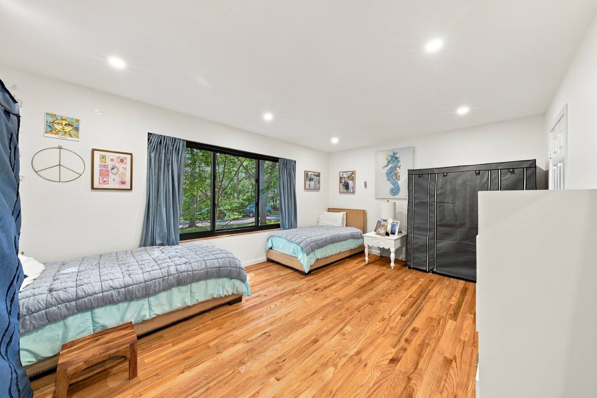 7 BRIDLE PATH