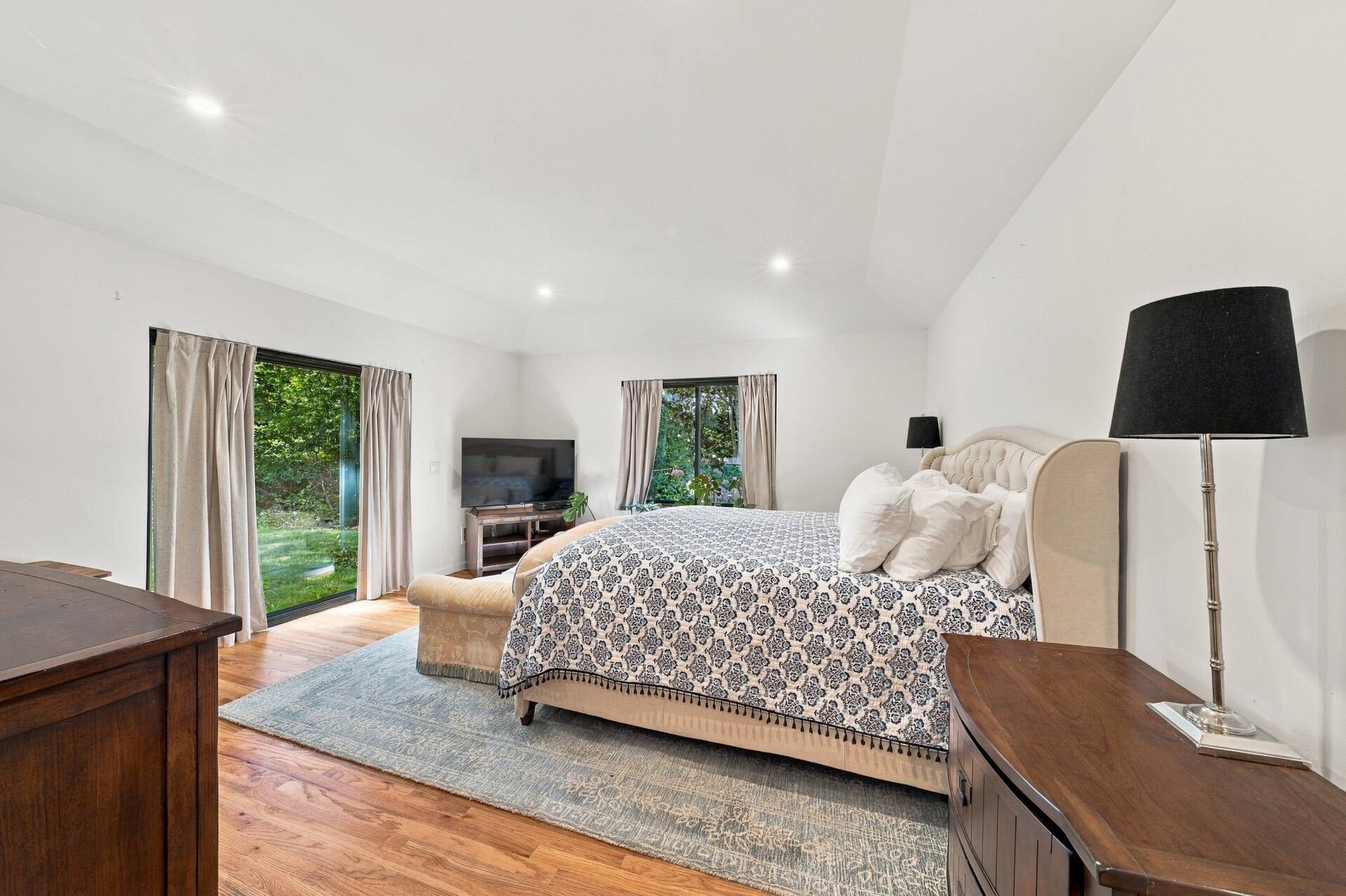 7 BRIDLE PATH