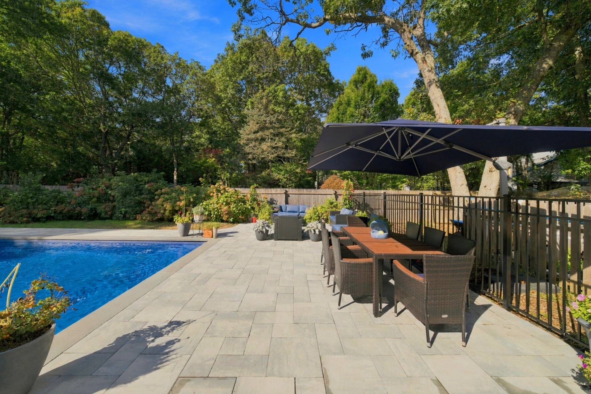 7 BRIDLE PATH