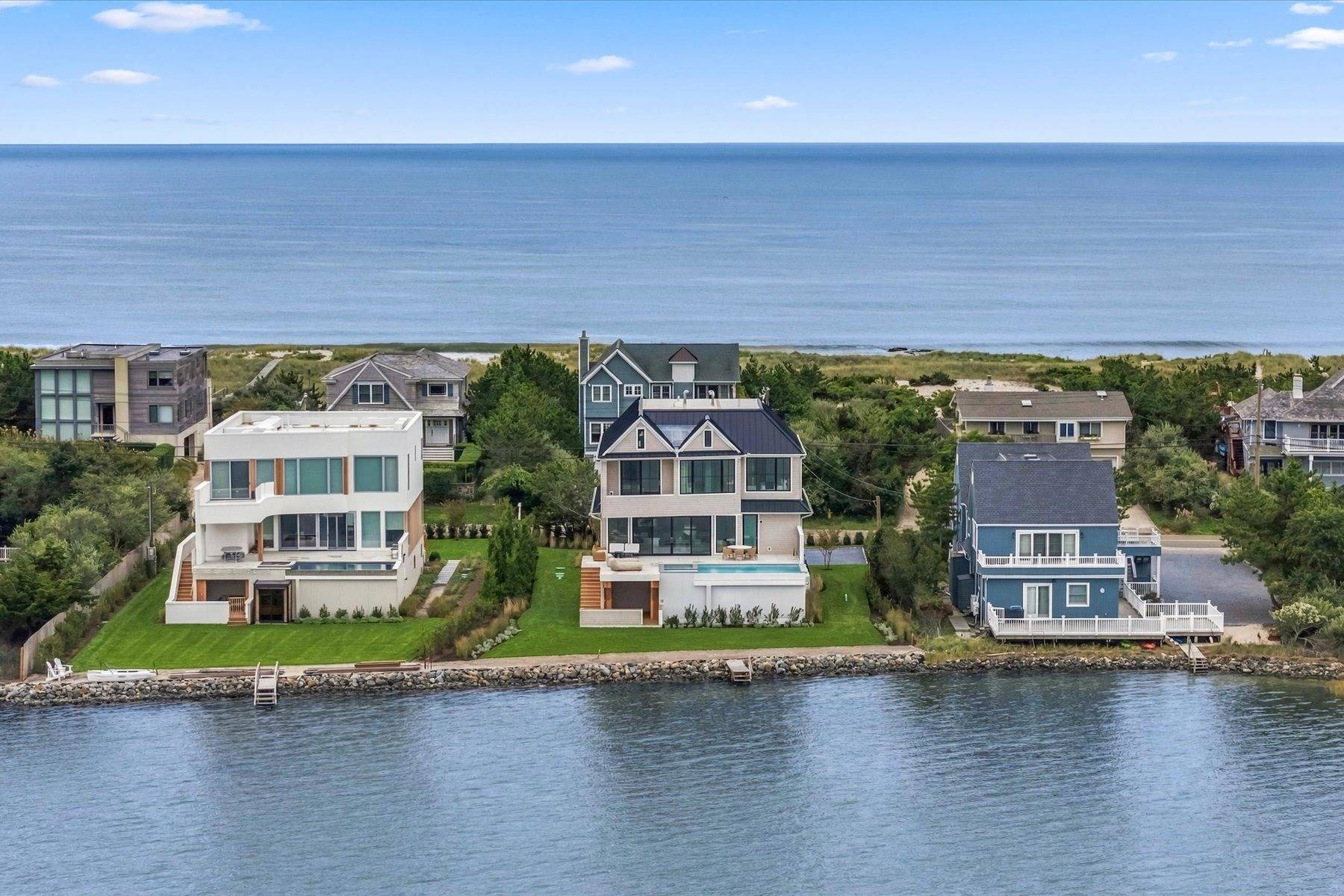 498 Dune Rd