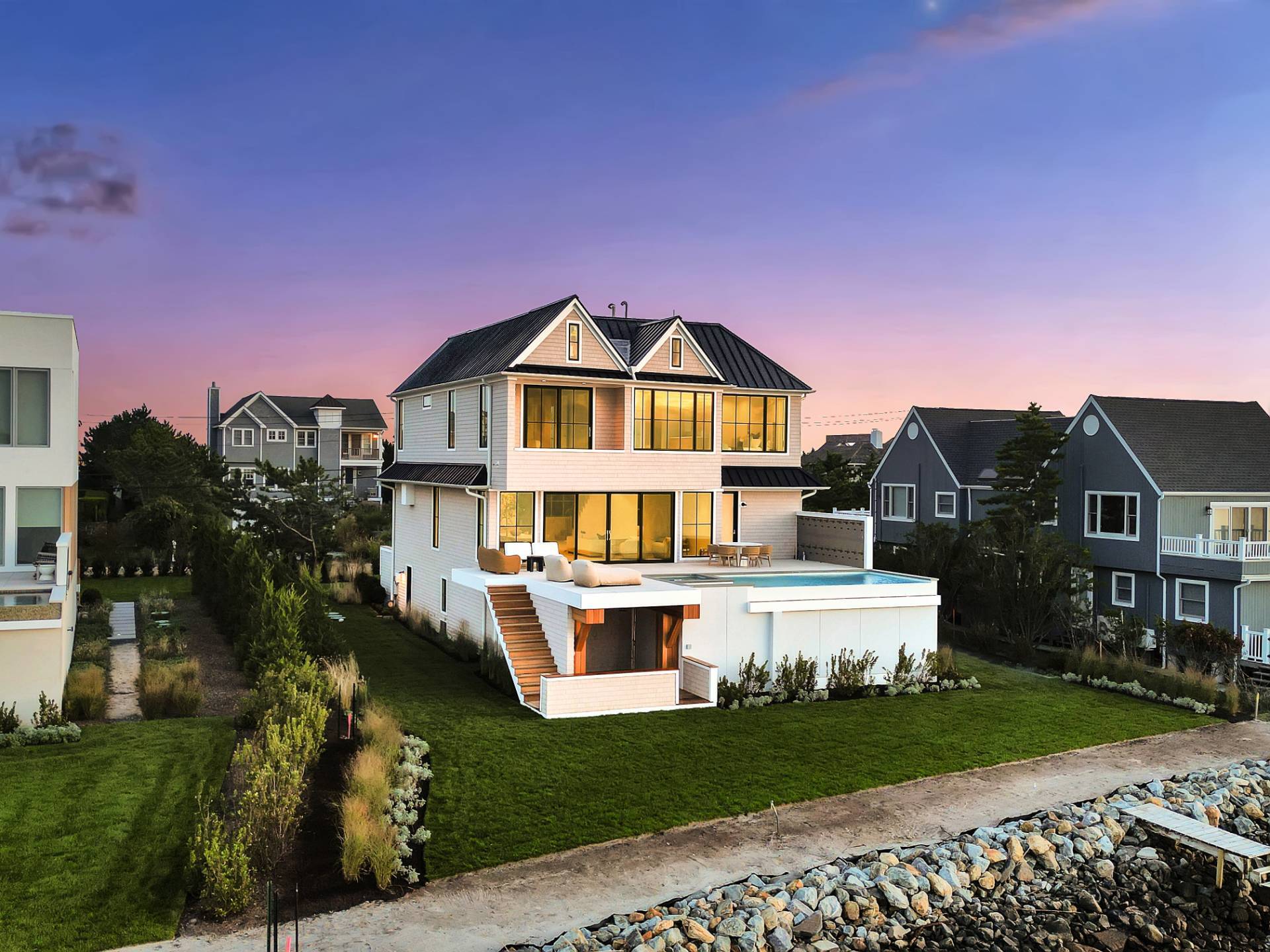 498 Dune Rd