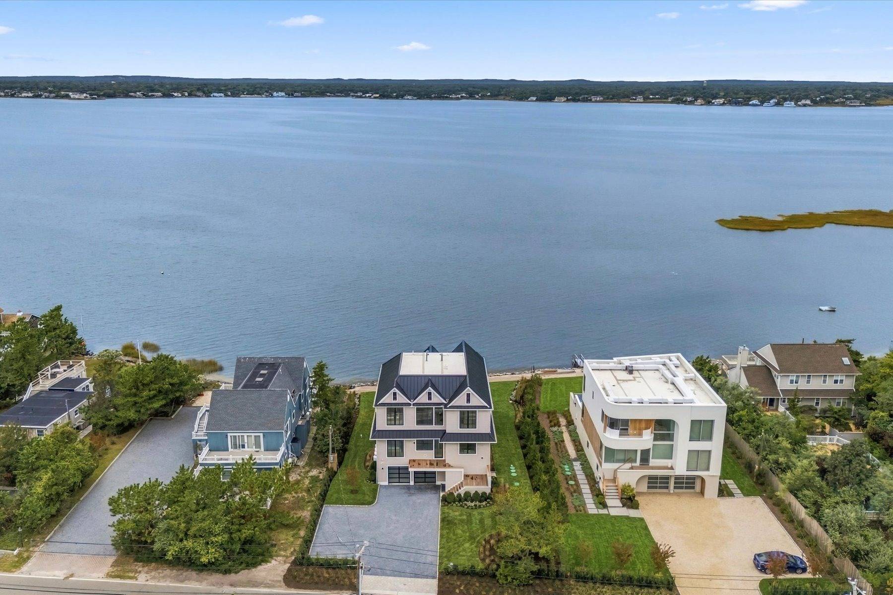 498 Dune Rd