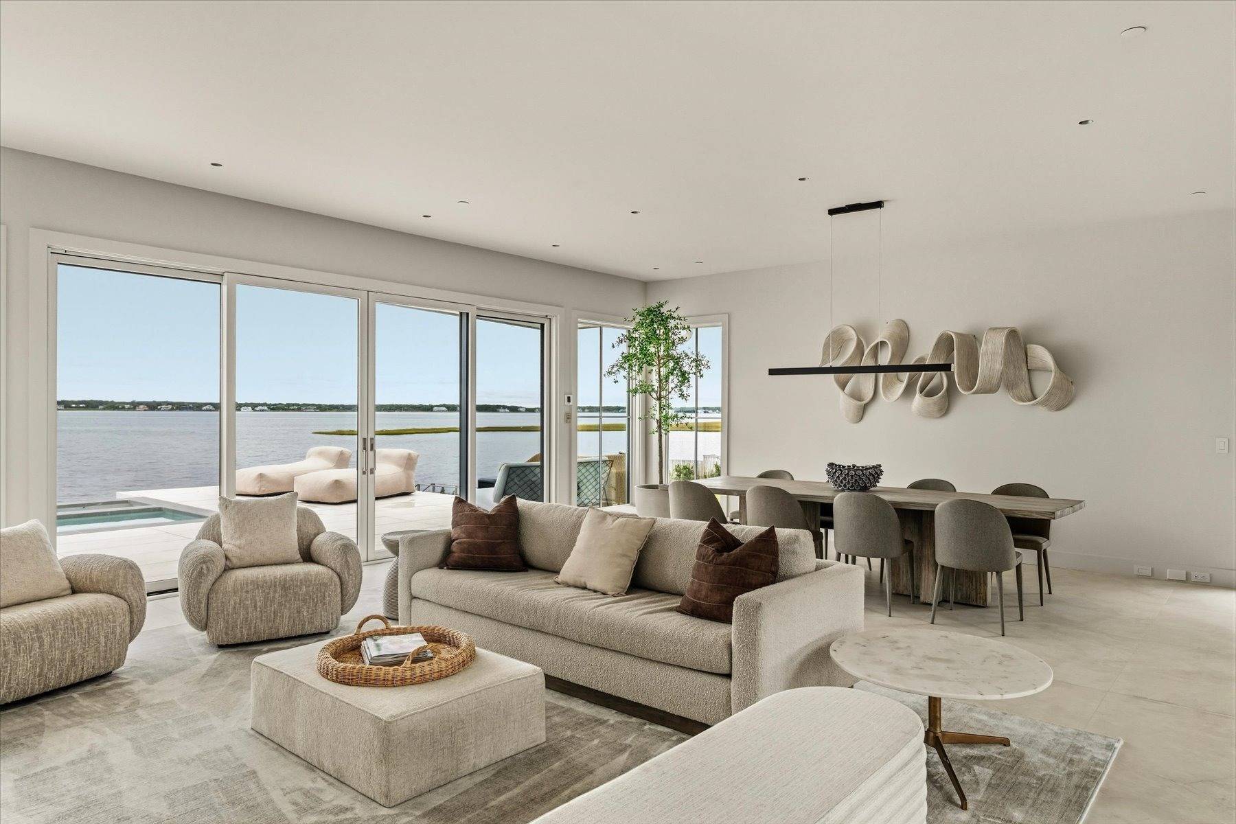 498 Dune Rd