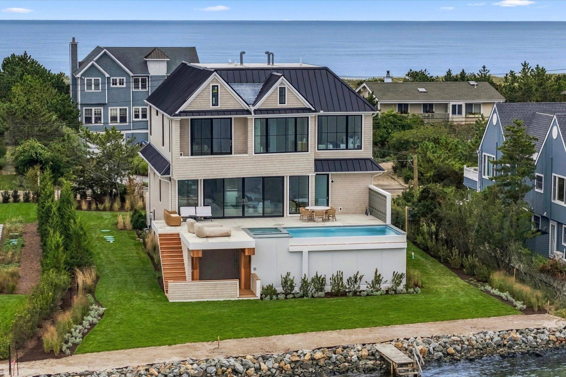498 Dune Rd
