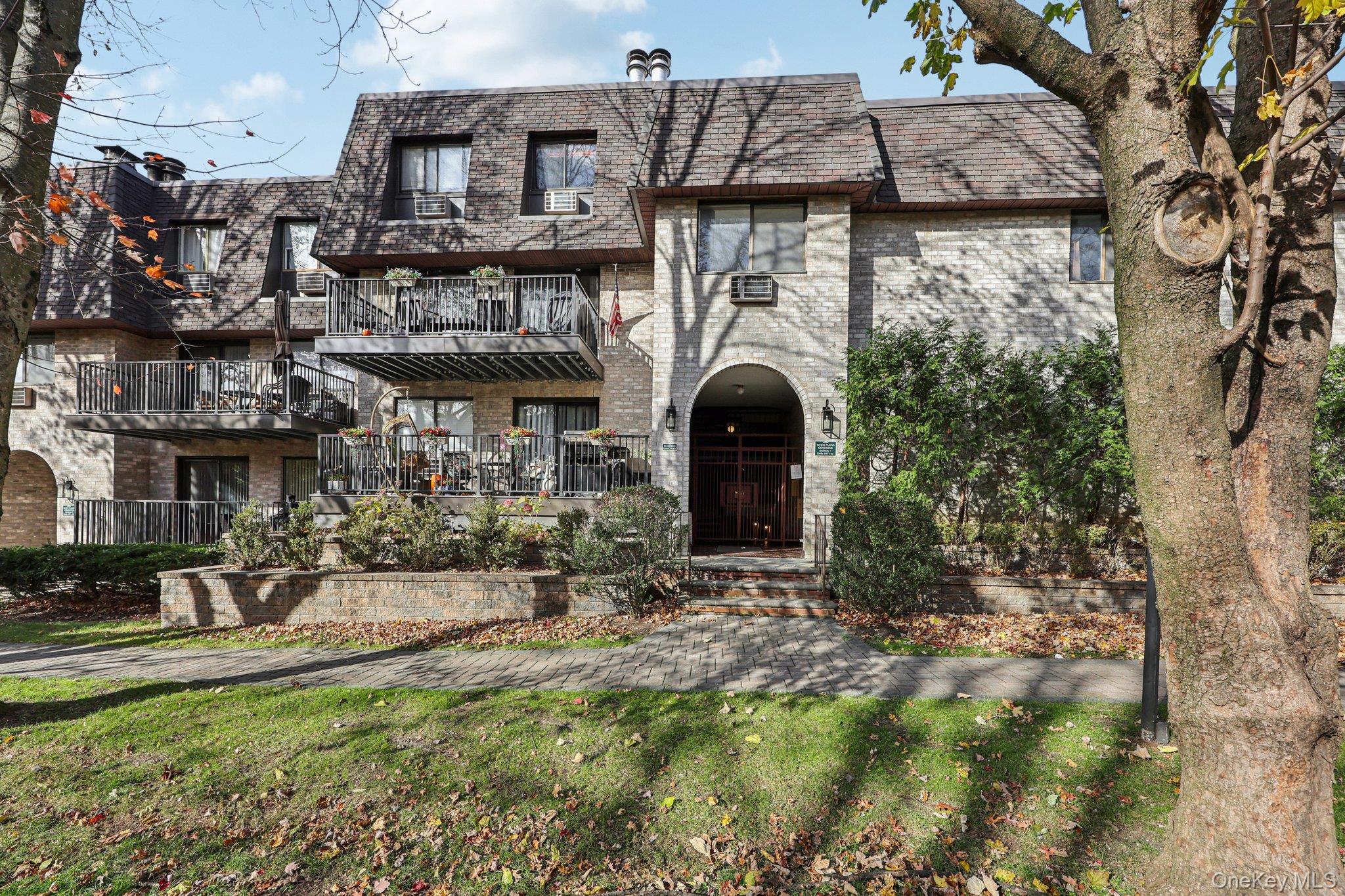 107 N Broadway Unit: 113