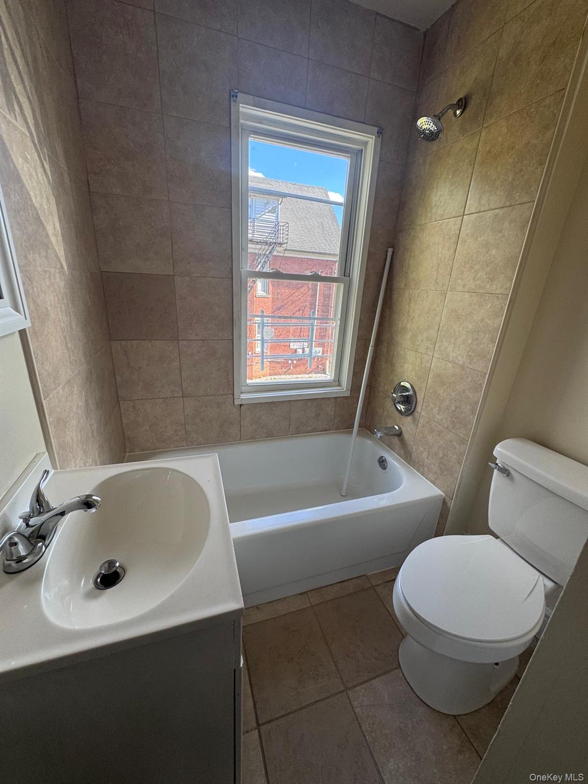 25 Lent Street Unit: 2