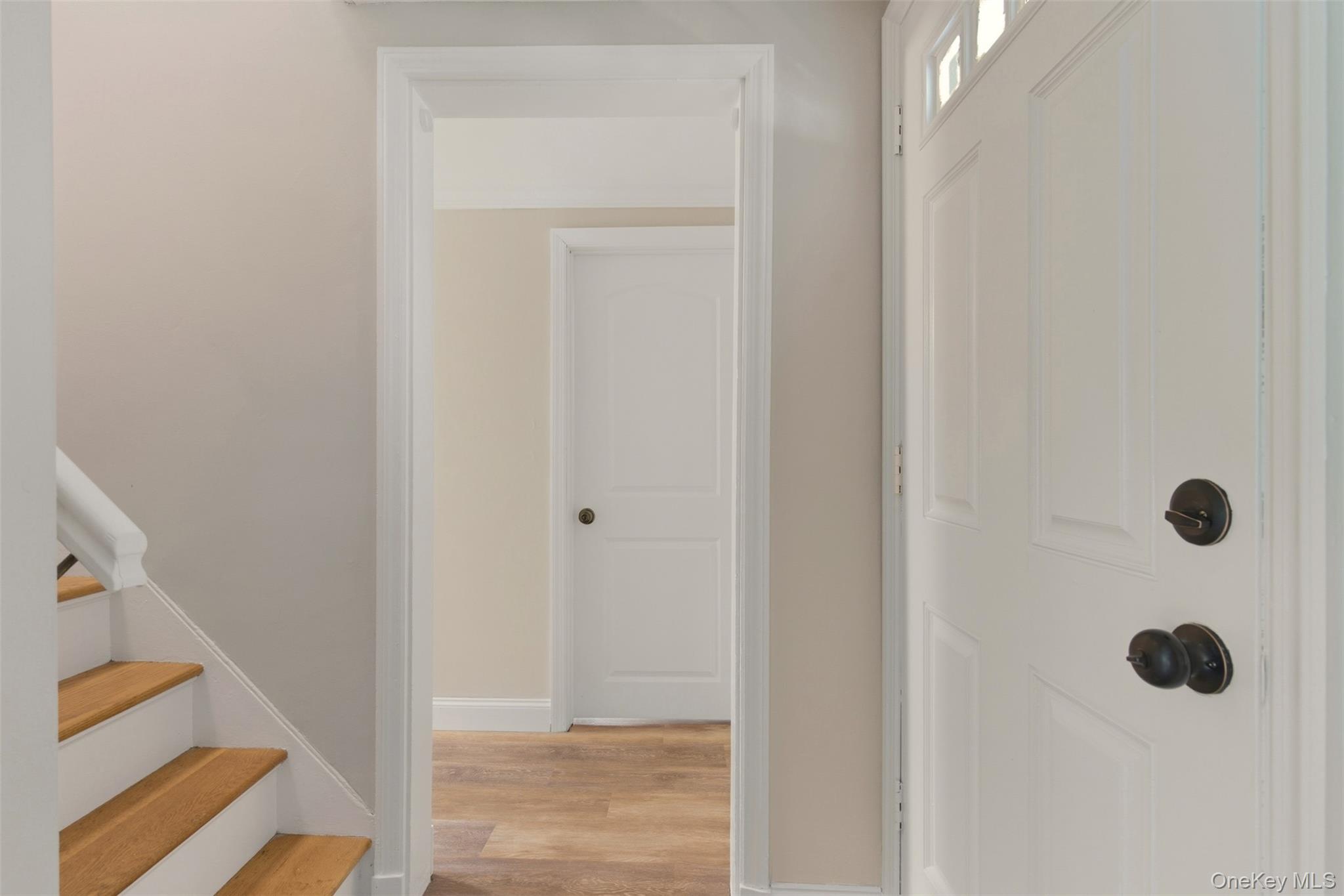 327 W Neck Road