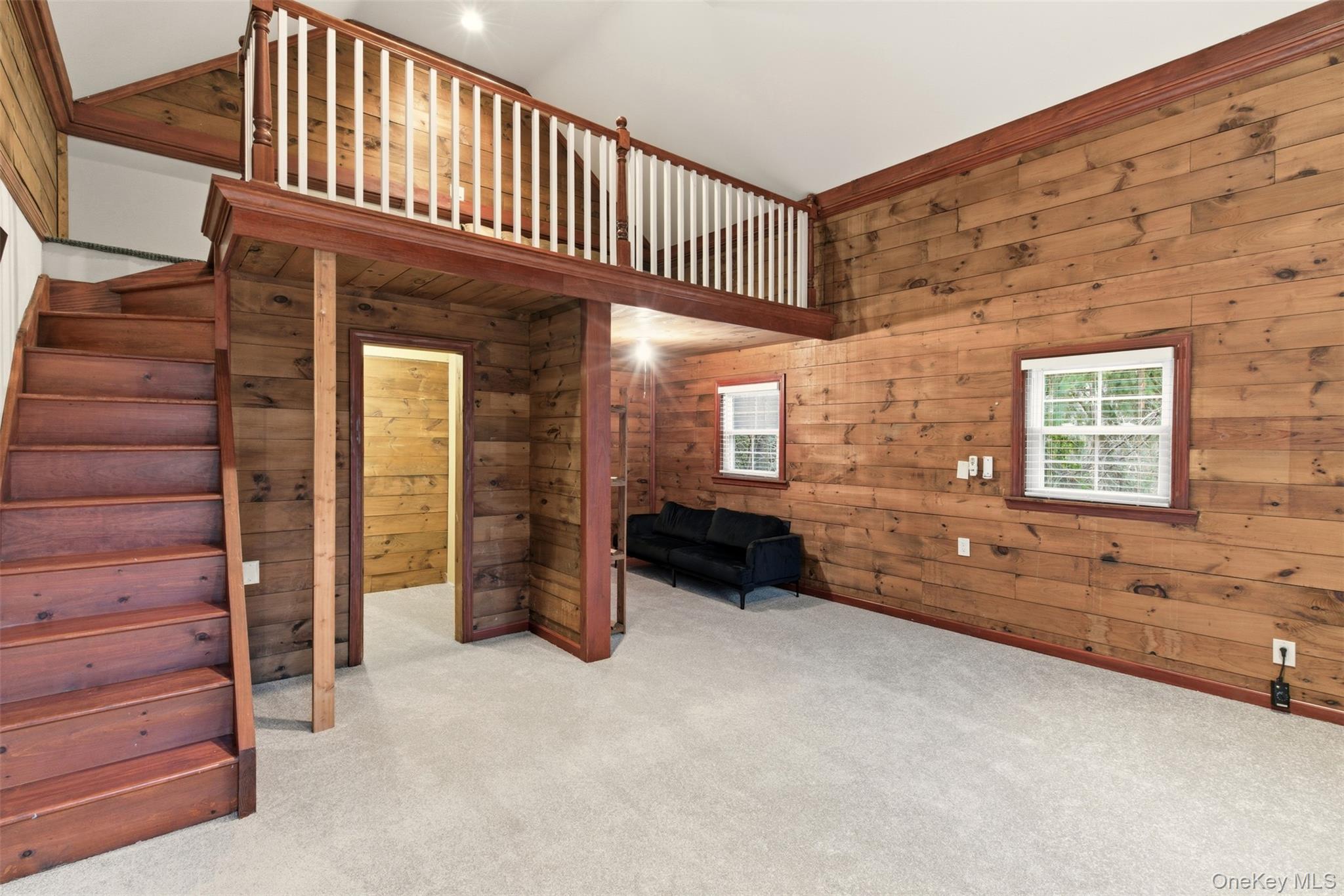 327 W Neck Road