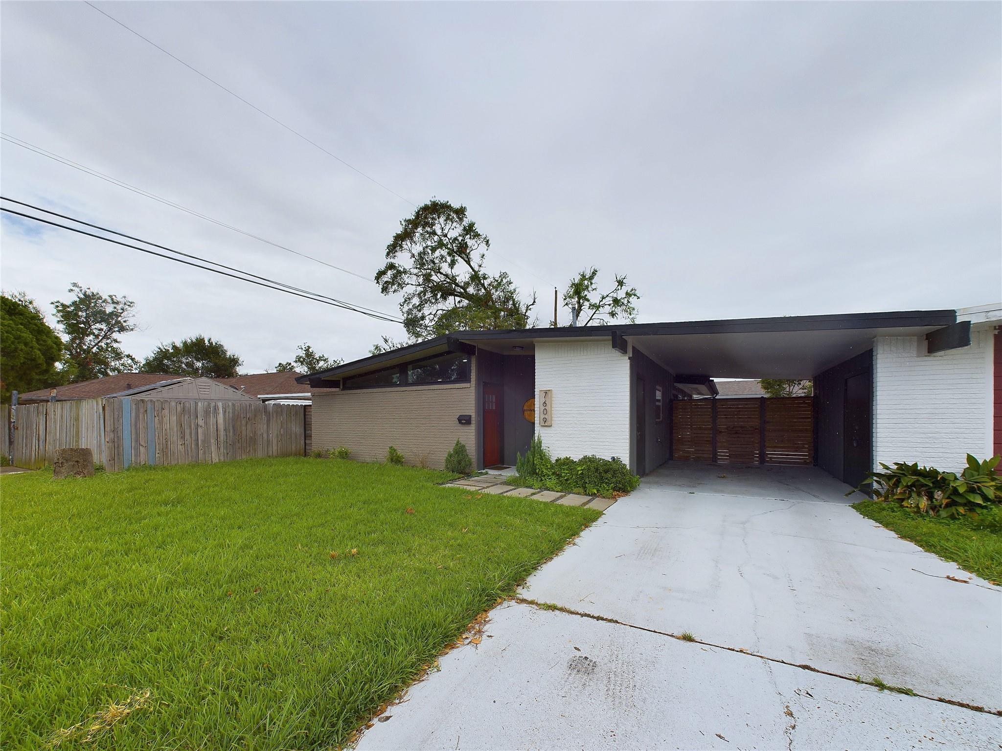 7609 Amelia Road