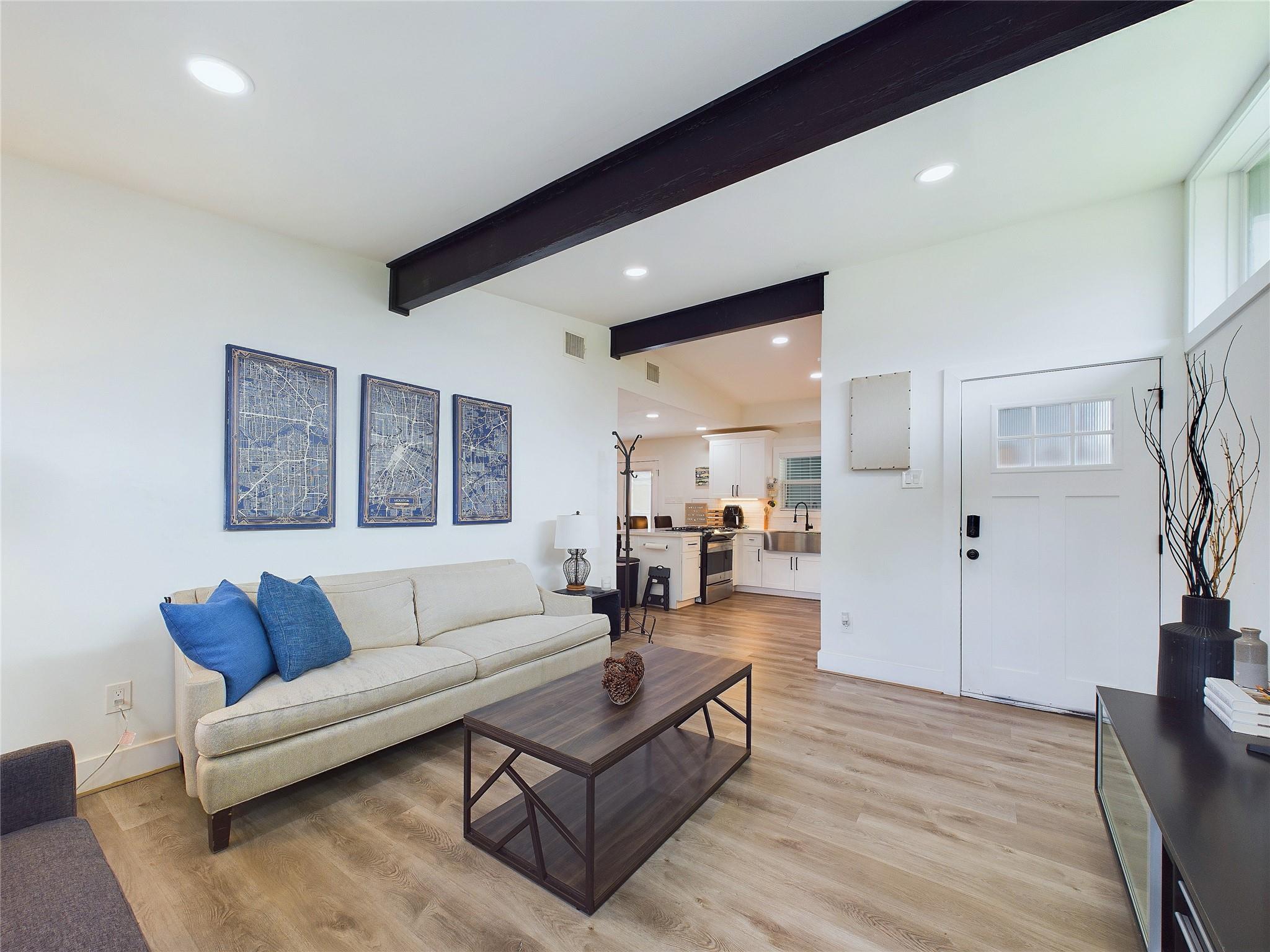 7609 Amelia Road