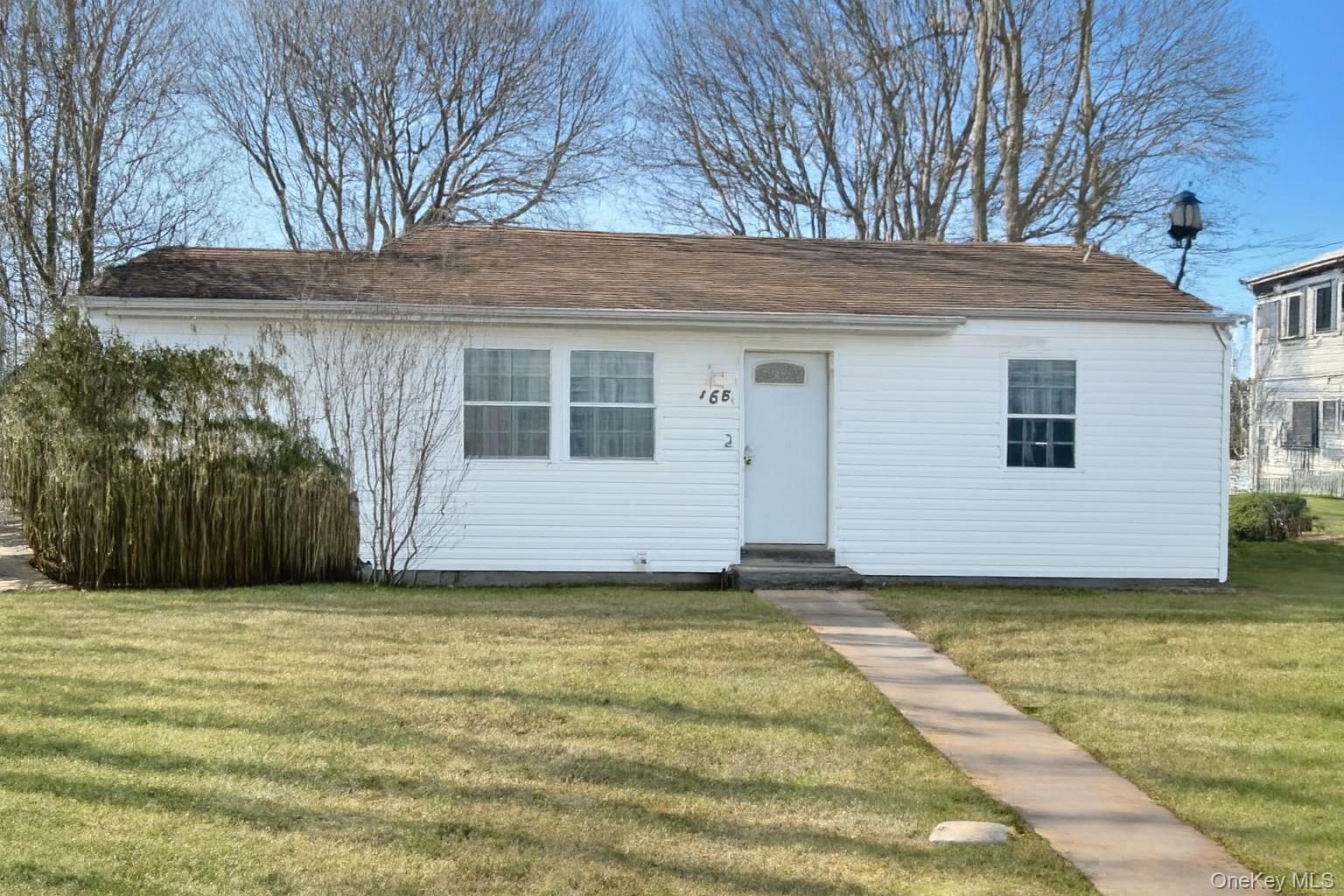 656 Post Avenue
