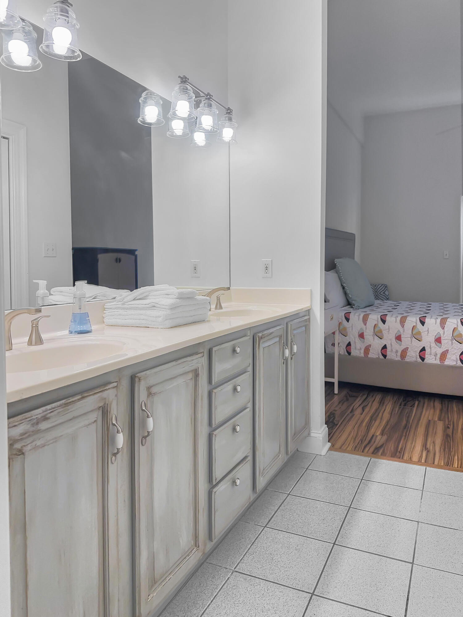4507 Furling Lane, 303