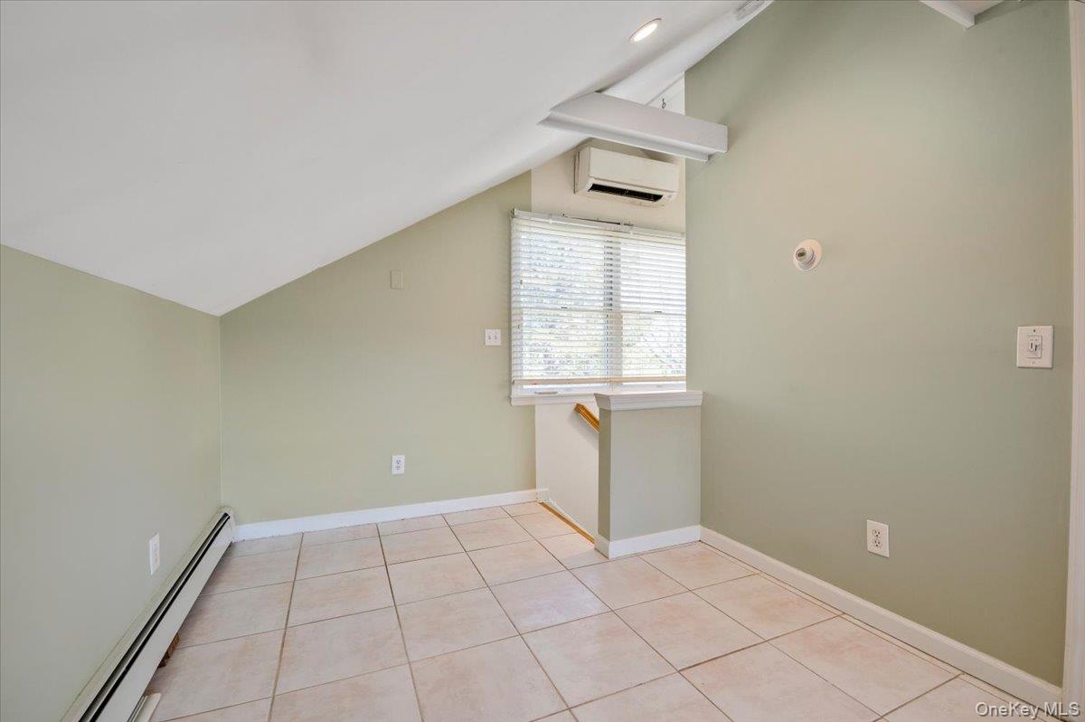 25 Gardners Lane Unit: A