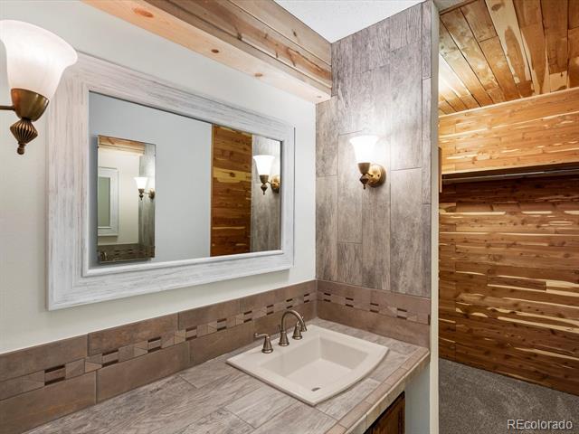 2835 S Monaco Parkway Unit: 1-105