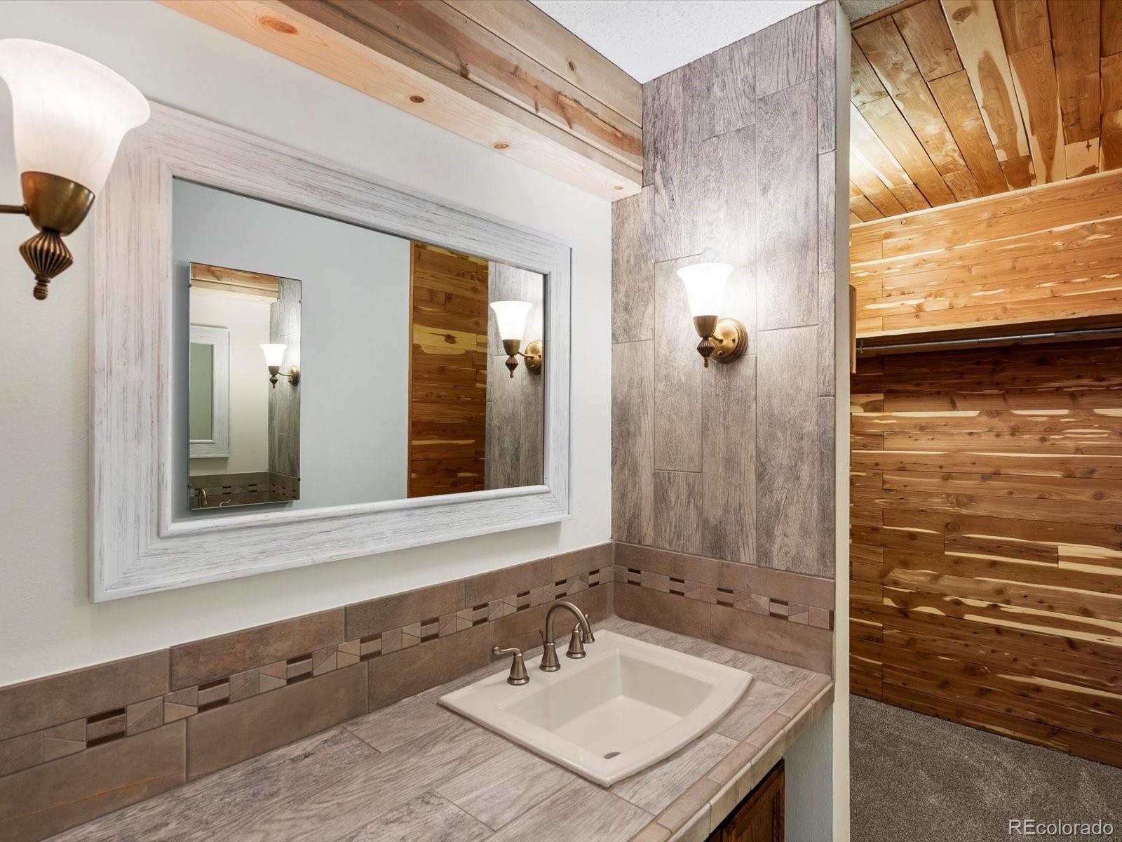 2835 S Monaco Parkway Unit: 1-105