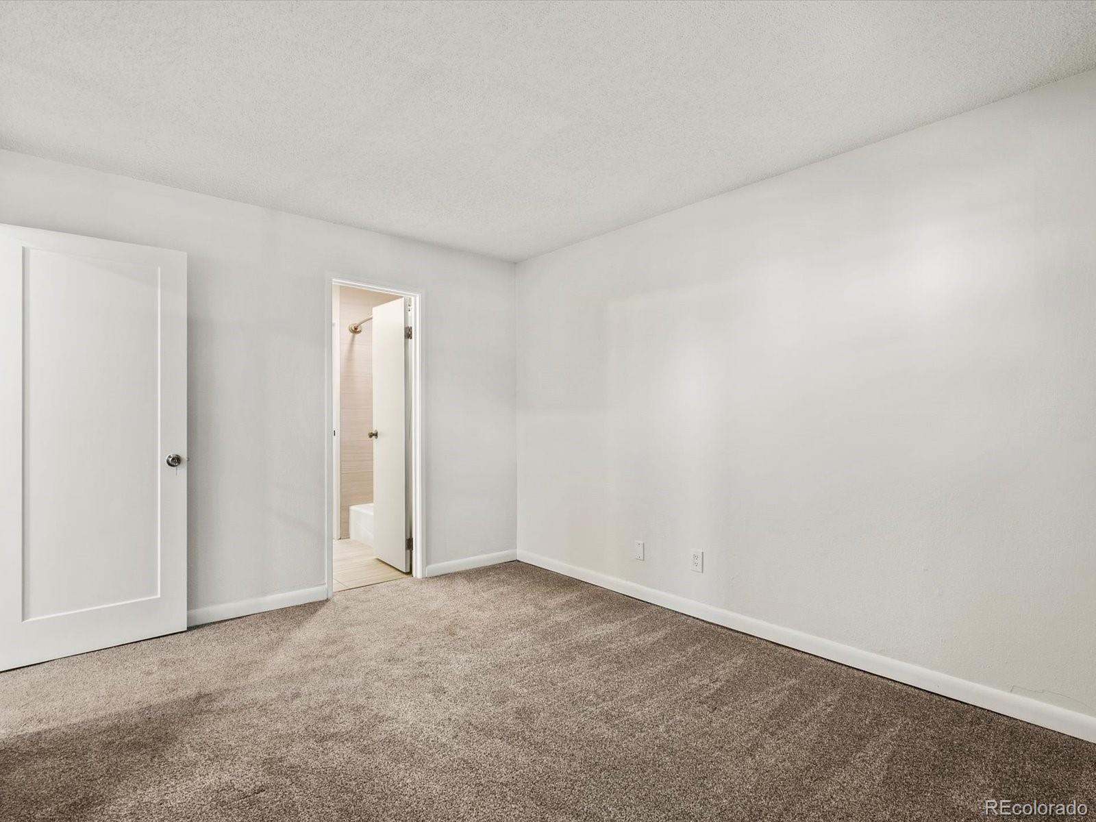 2835 S Monaco Parkway Unit: 1-105