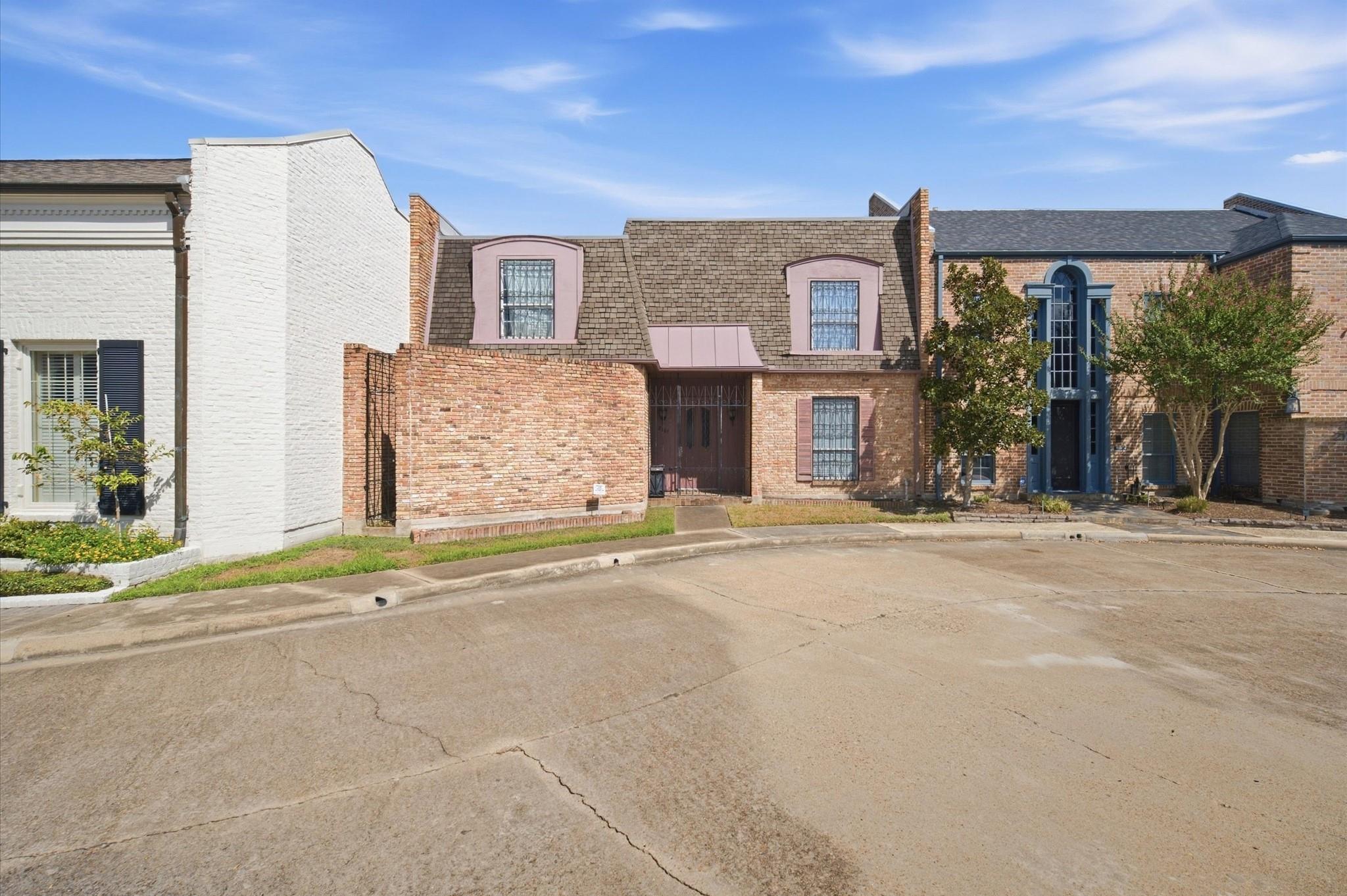 2107 Stonewalk Drive