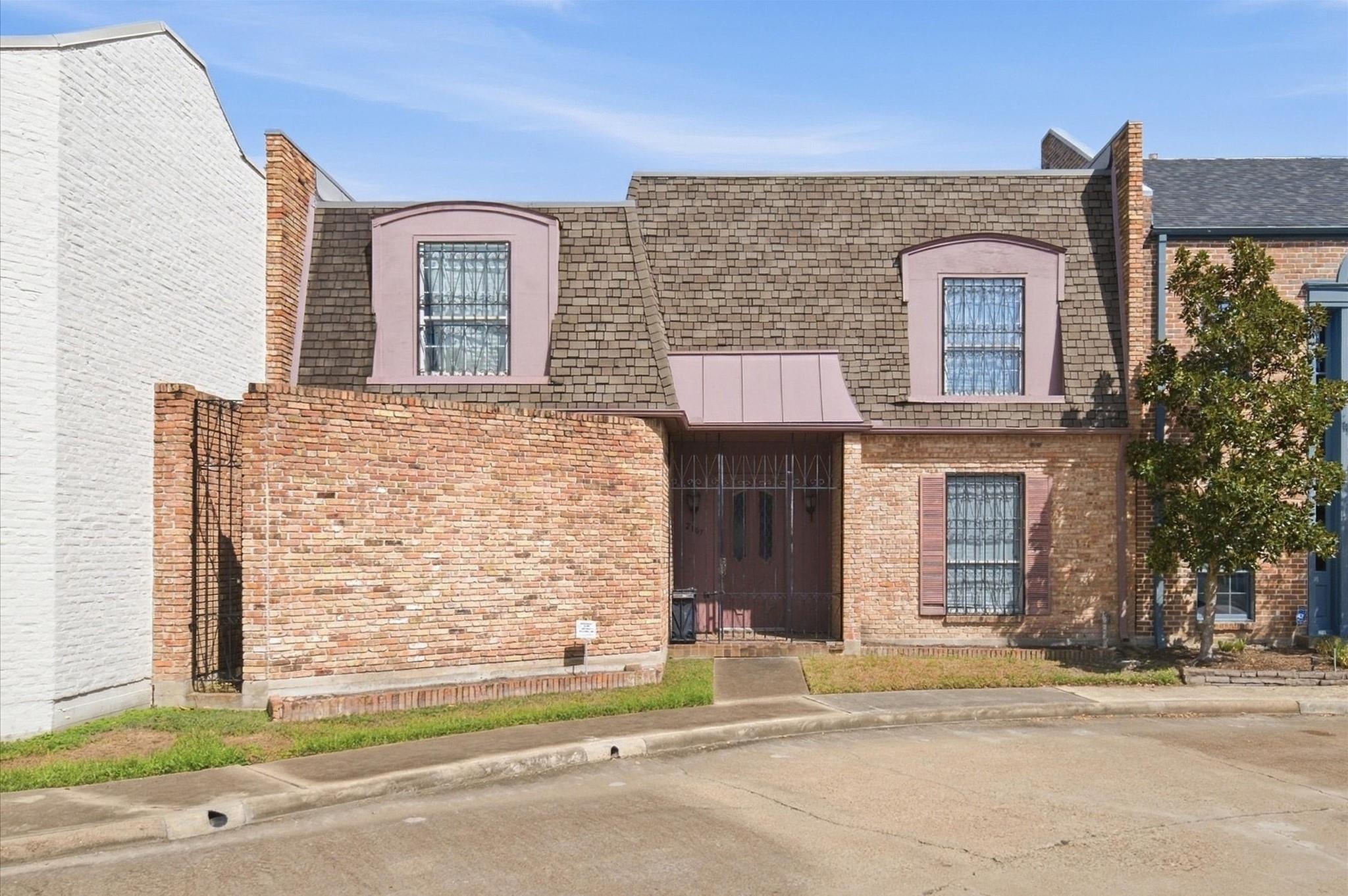2107 Stonewalk Drive