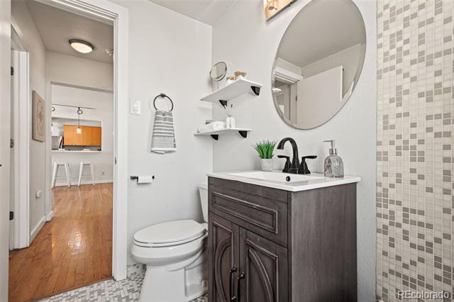 636 N Washington Street Unit: 203