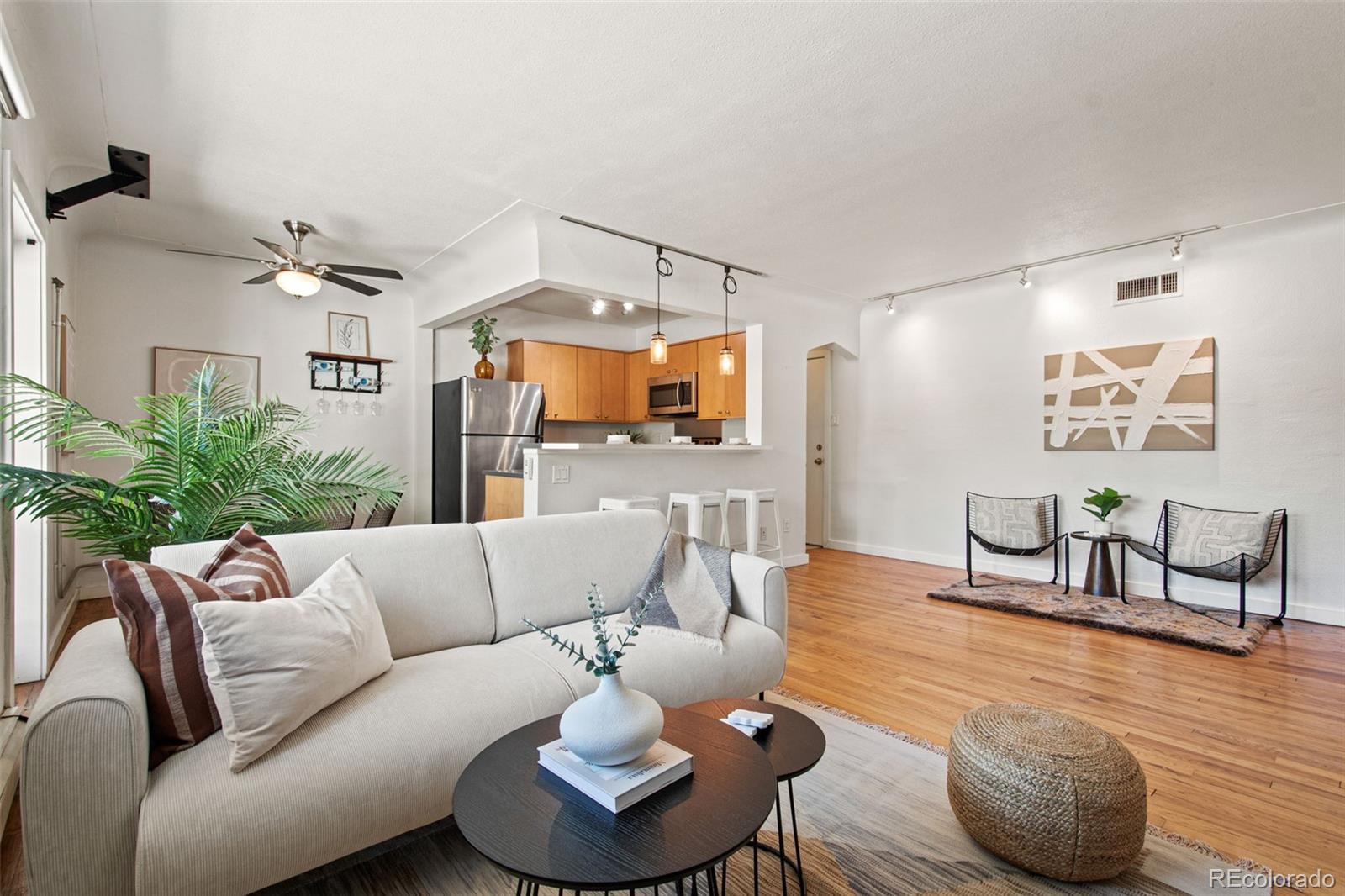 636 N Washington Street Unit: 203