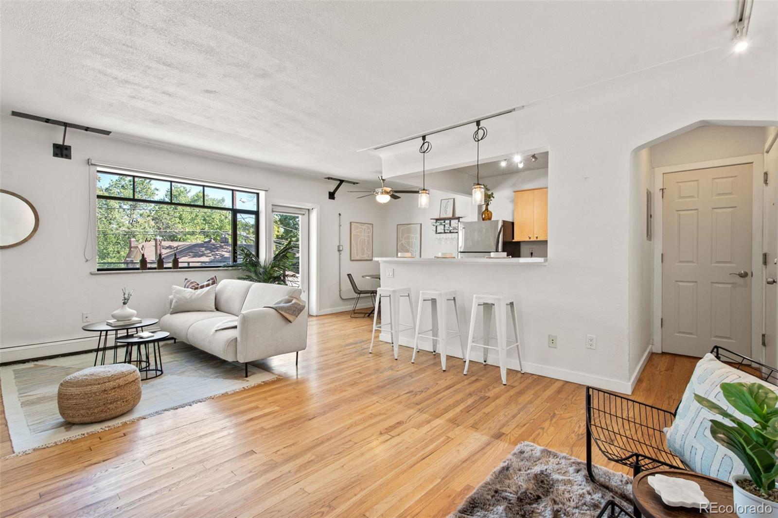636 N Washington Street Unit: 203