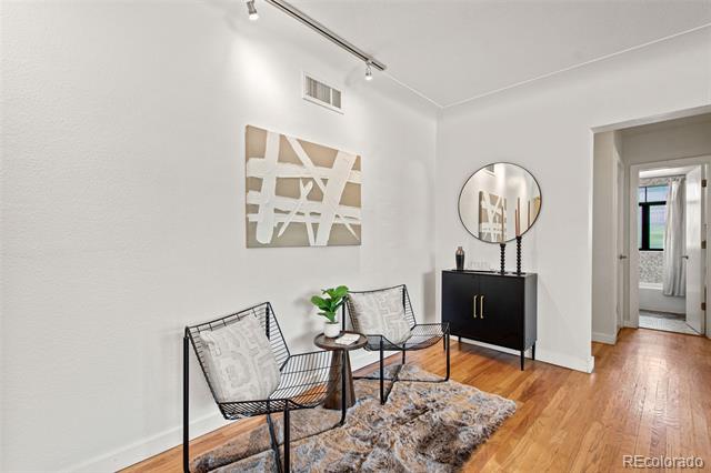 636 N Washington Street Unit: 203
