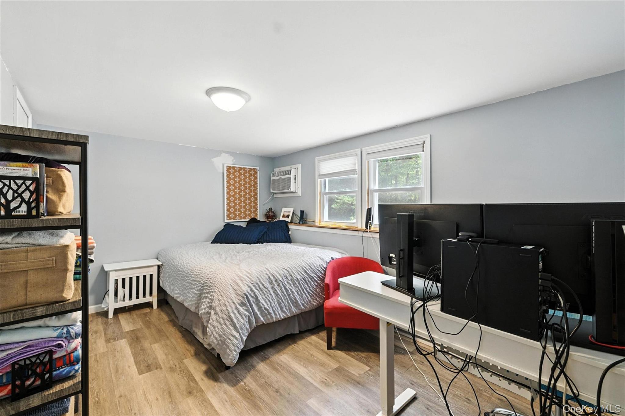 135 Lake Shore Drive E