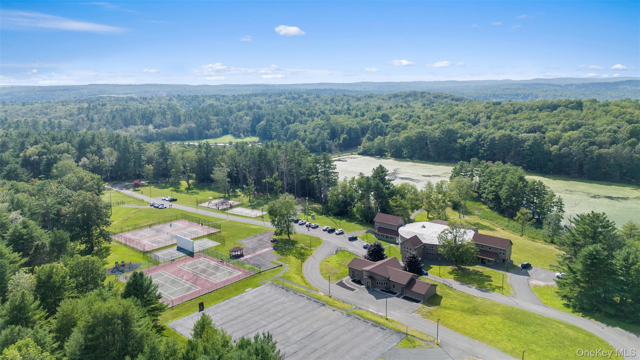 135 Lake Shore Drive E